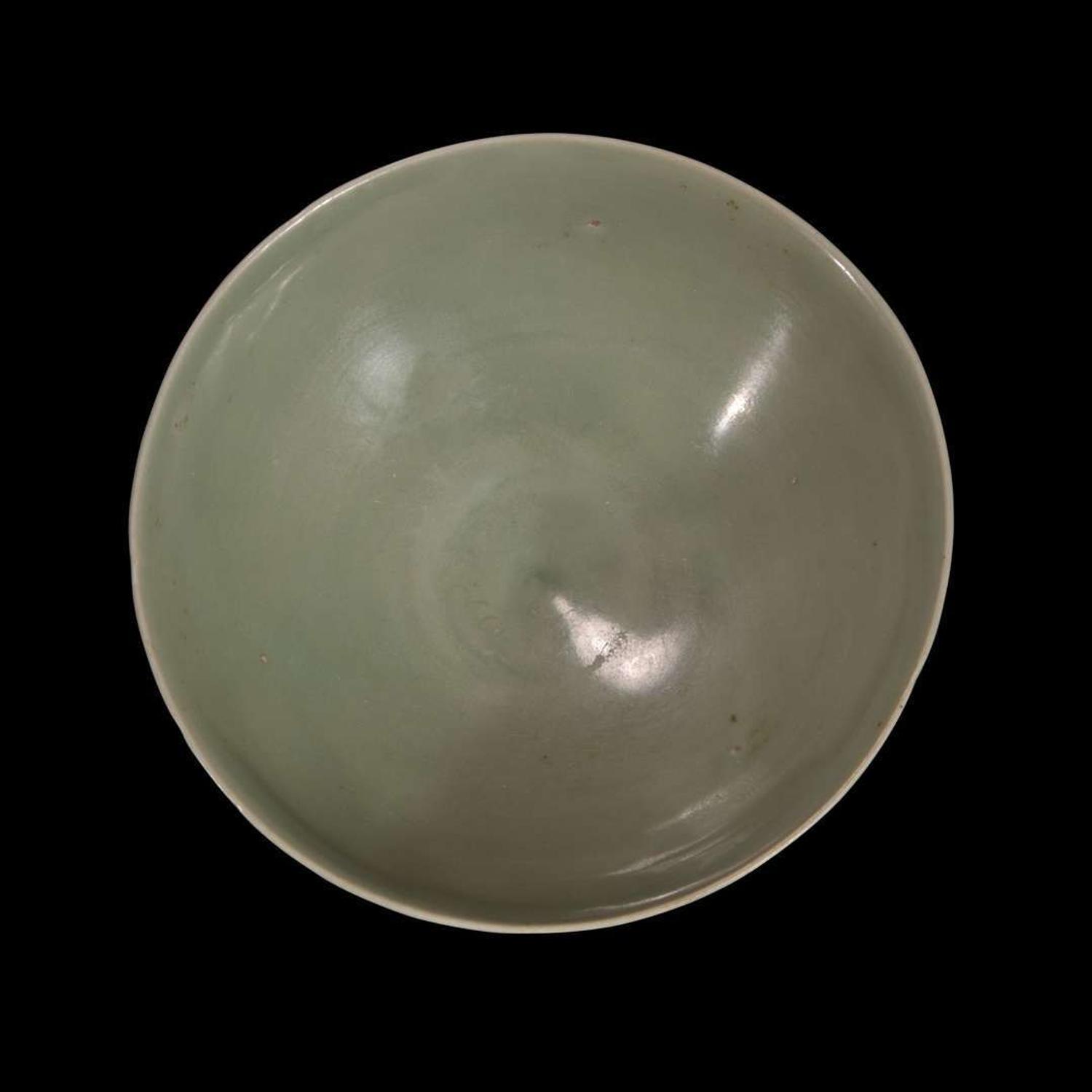 A Chinese Longquan celadon petal-carved "Lotus" bowl 龙泉窑刻划花碗 Southern Song/Yuan Dynasty ????