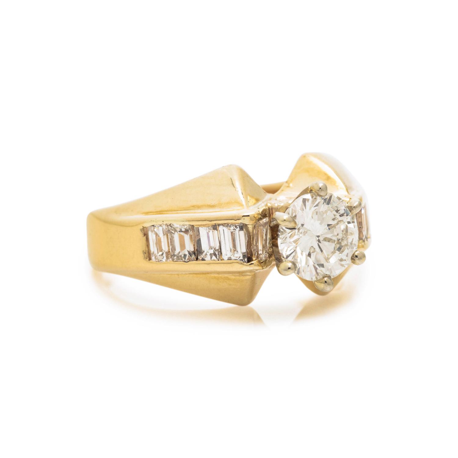 DIAMOND RING