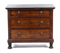A Regency Mahogany Chest of Drawers Height 34 1/2 x width 39 1/4 x depth 21 1/4 inches. — 19TH CENTURY