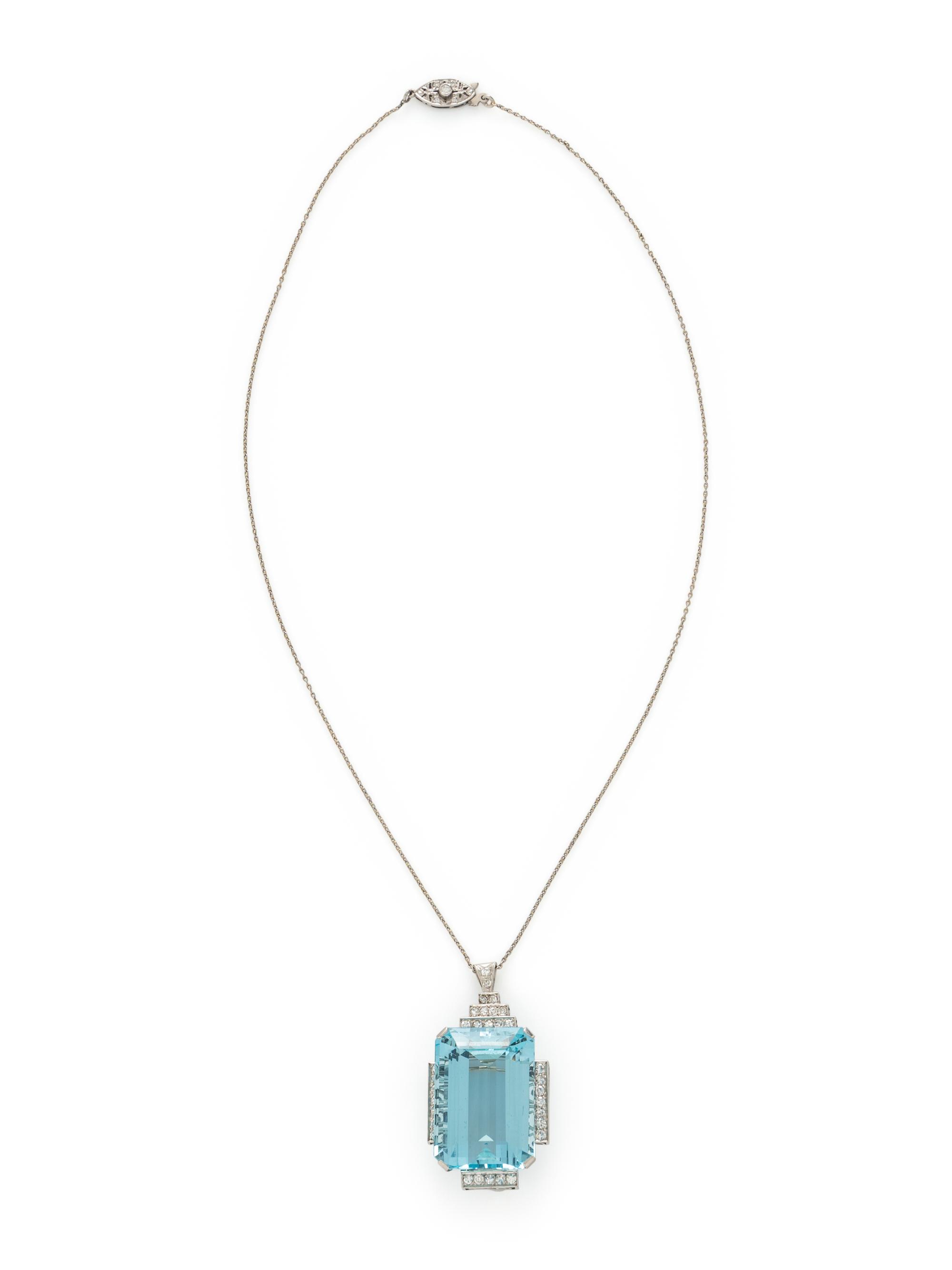 AQUAMARINE AND DIAMOND PENDANT NECKLACE