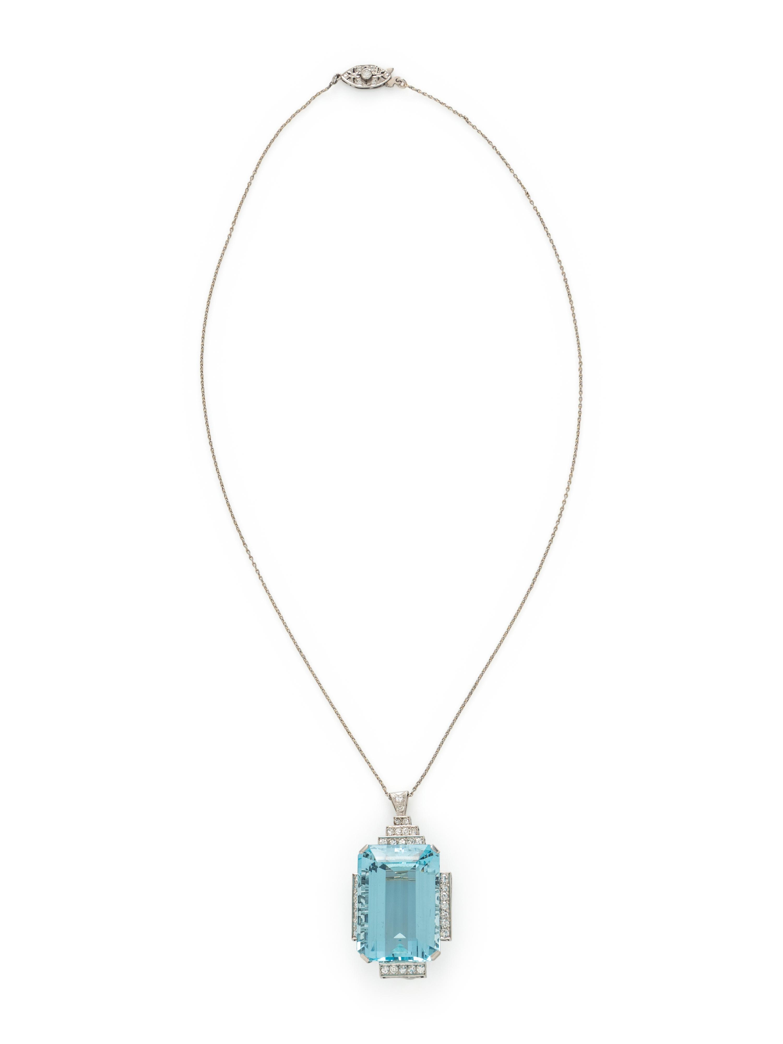 AQUAMARINE AND DIAMOND PENDANT NECKLACE