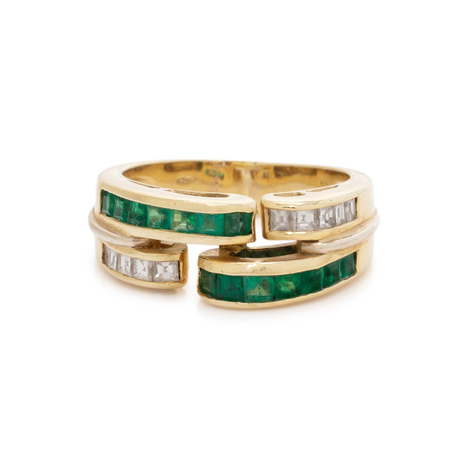 EMERALD AND DIAMOND RING