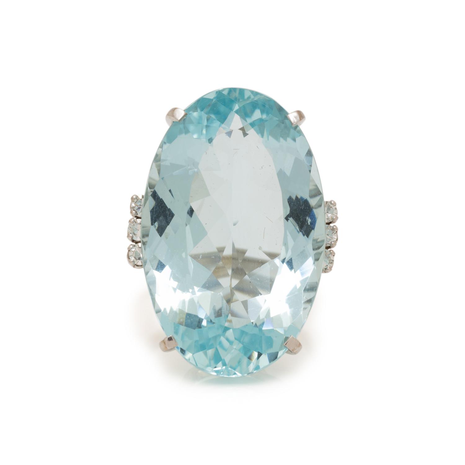 AQUAMARINE AND DIAMOND RING