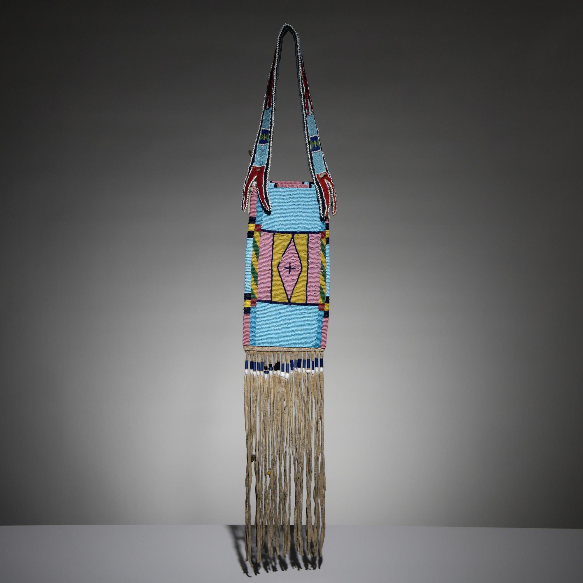 Apsáalooke [Crow] Beaded Hide Mirror Bag