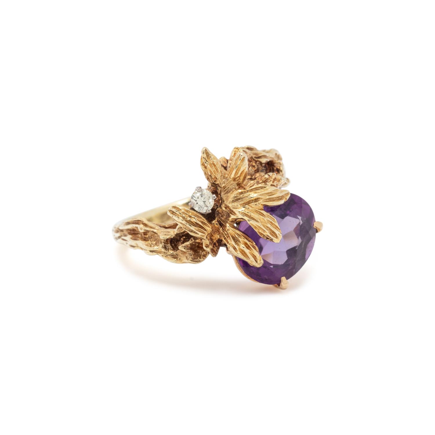 YELLOW GOLD, AMETHYST AND DIAMOND RING