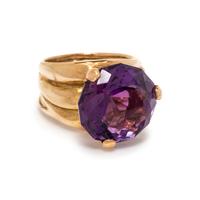 ANGELA PINTALDI, YELLOW GOLD AND AMETHYST RING
