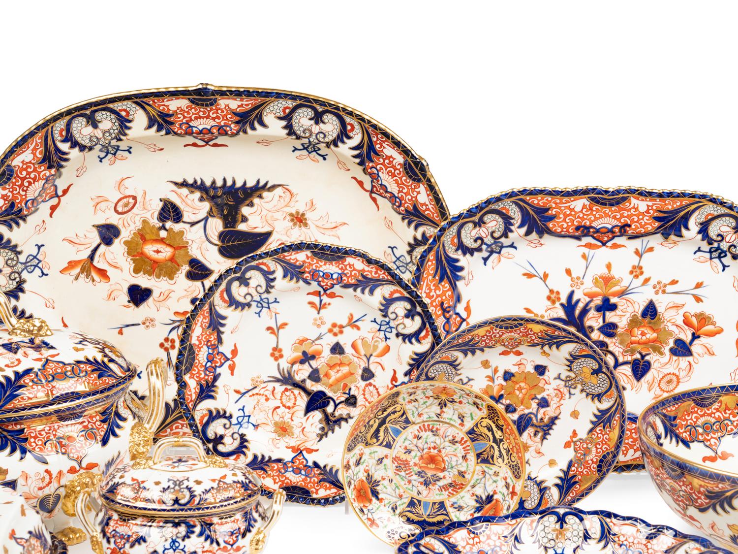 An Assembled Derby King's Pattern Porcelain Dinner Service