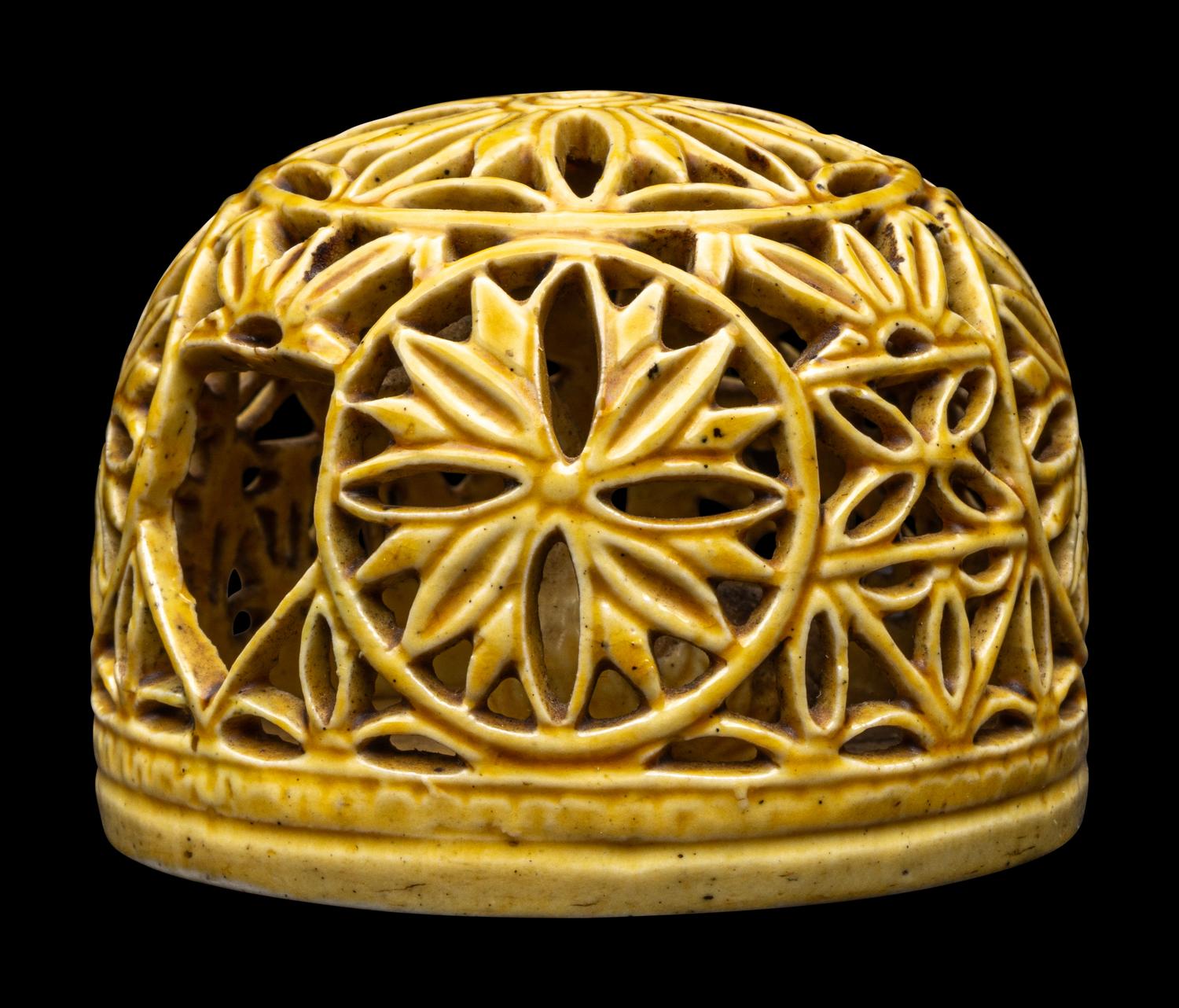 A Chinese Yellow Glazed Reticulated Porcelain Article