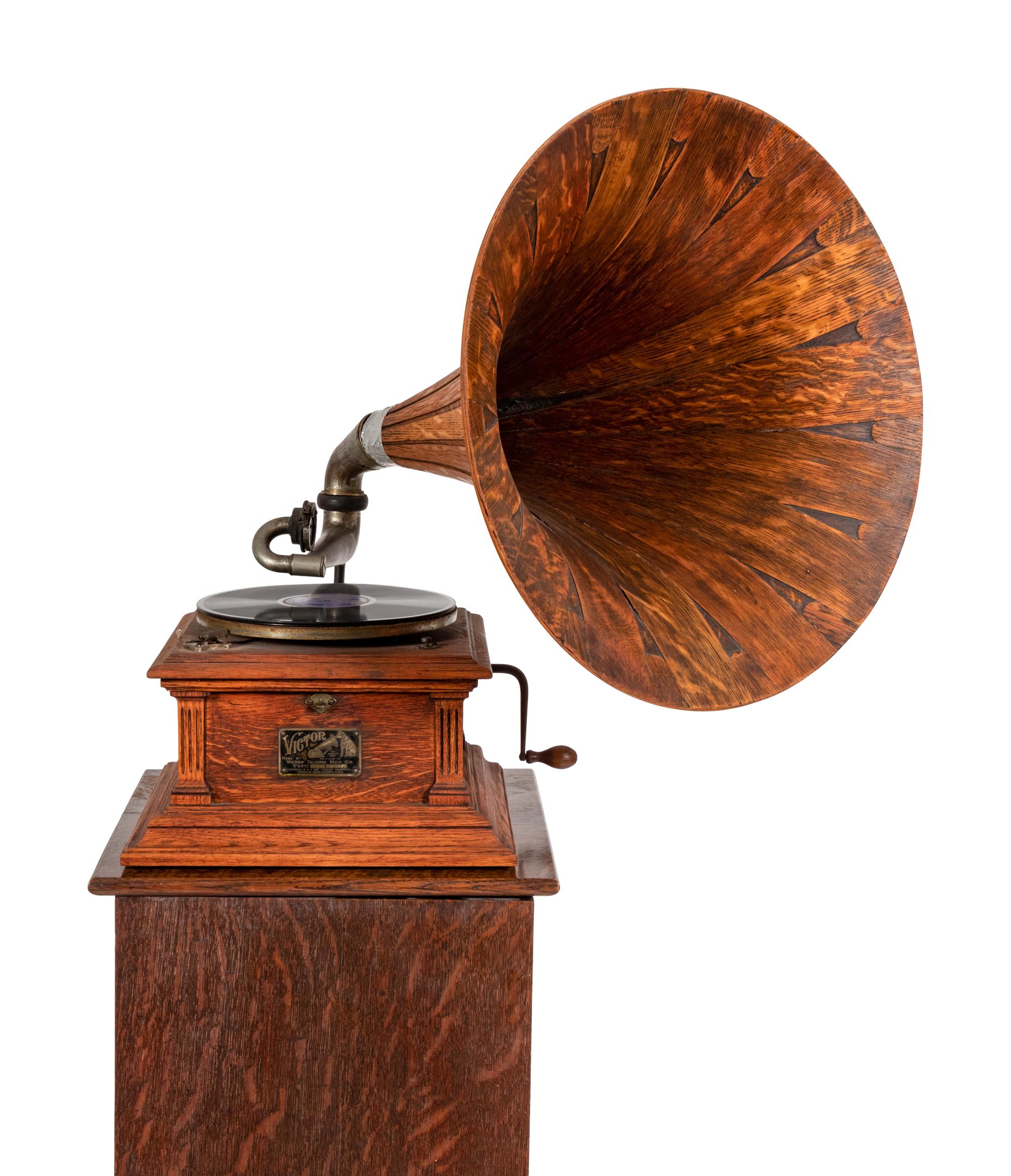 A Victor type III Disc Phonograph with a Wooden Horn