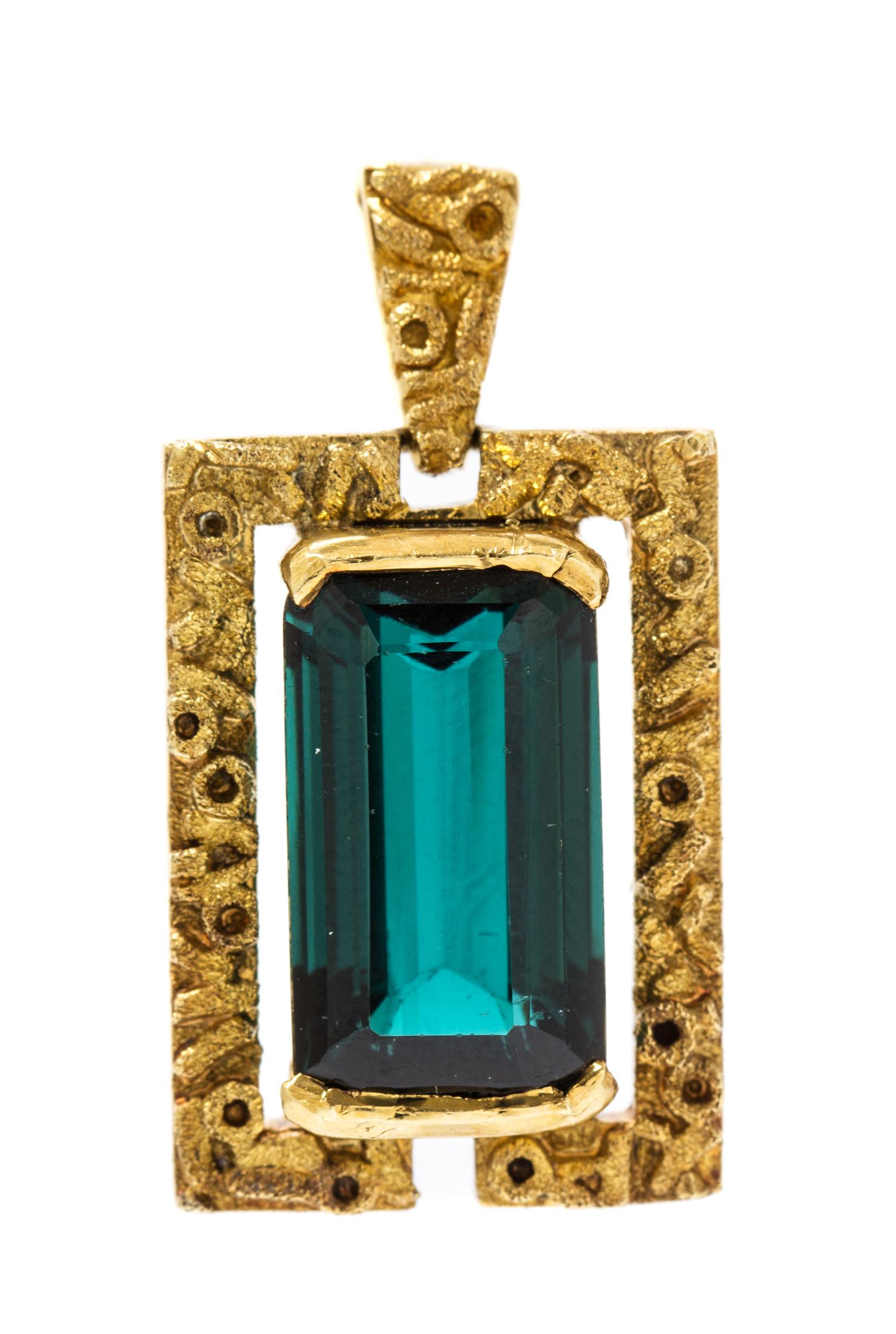 An 18 Karat Yellow Gold and Tourmaline Pendant, 4.80 dwts.