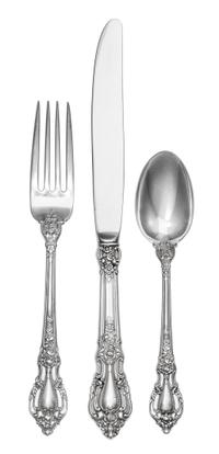 An American Silver Flatware Service, Lunt Silversmiths, Greenfield, MA, 20th Century, Eloquence pattern, comprising: 12 dinner knives 1