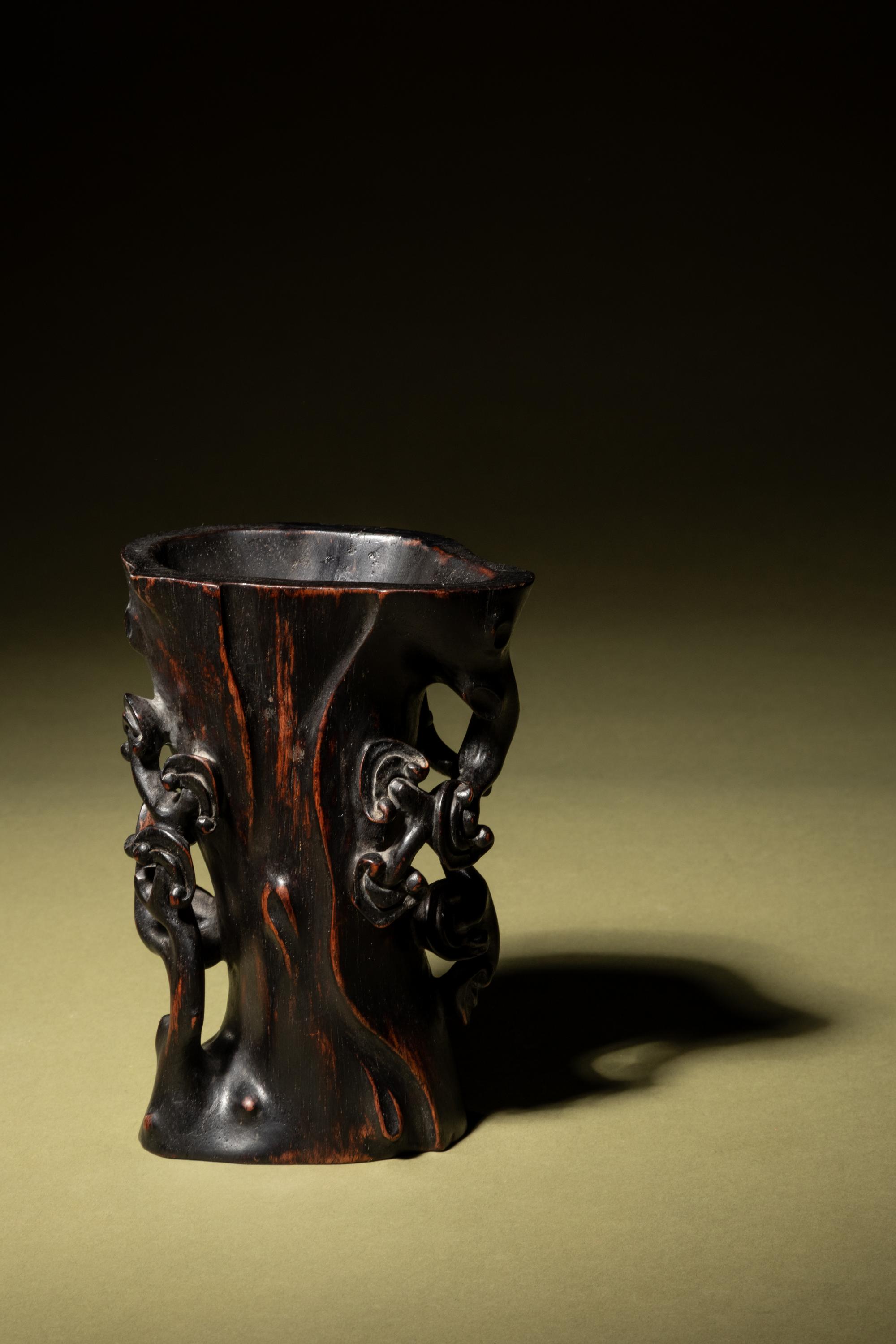 A Lacquered Hardwood 'Lingzhi' Brushpot