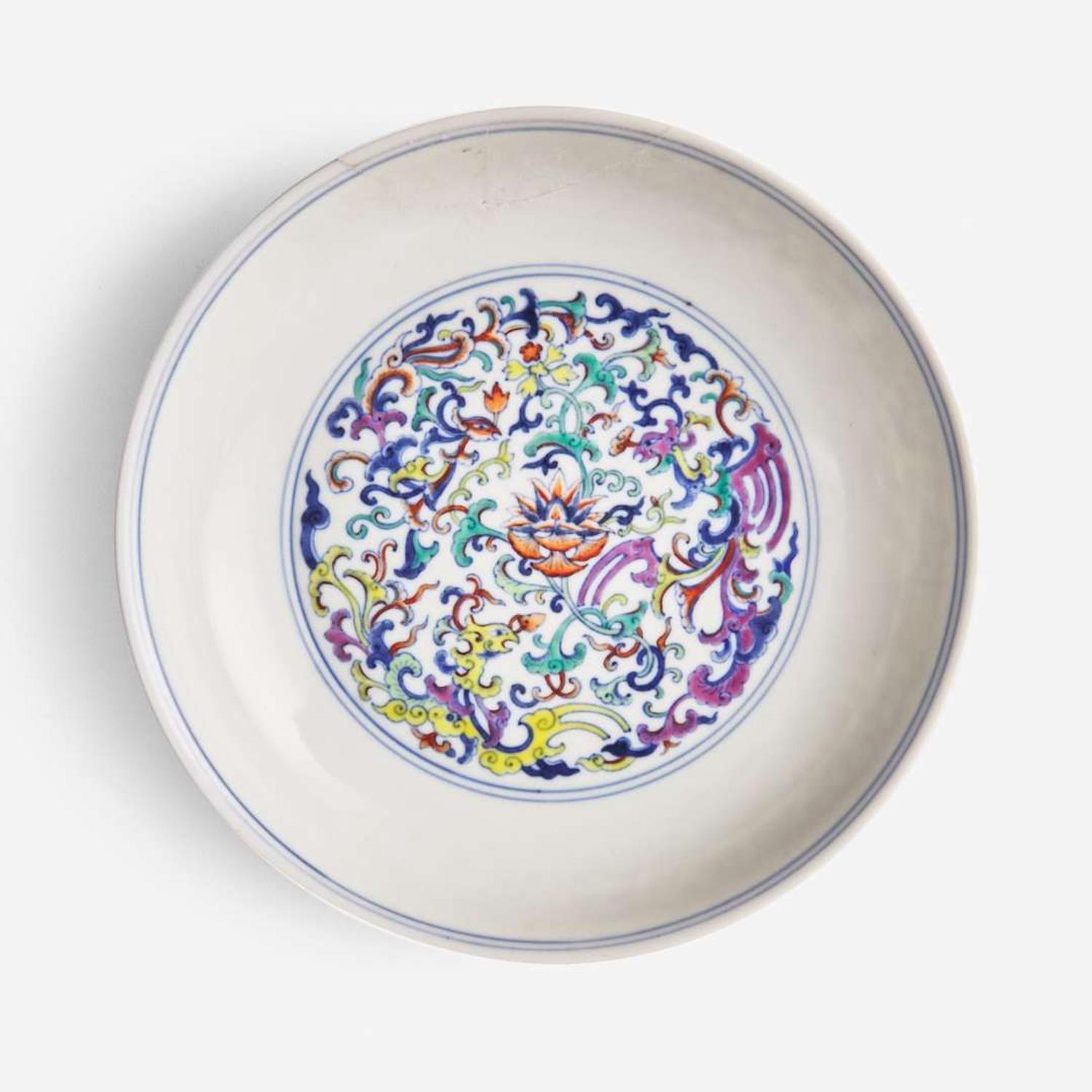 A Chinese doucai-decorated porcelain "Phoenix" dish 鬥彩鳳紋盤 Qianlong six-character seal mark ?????
