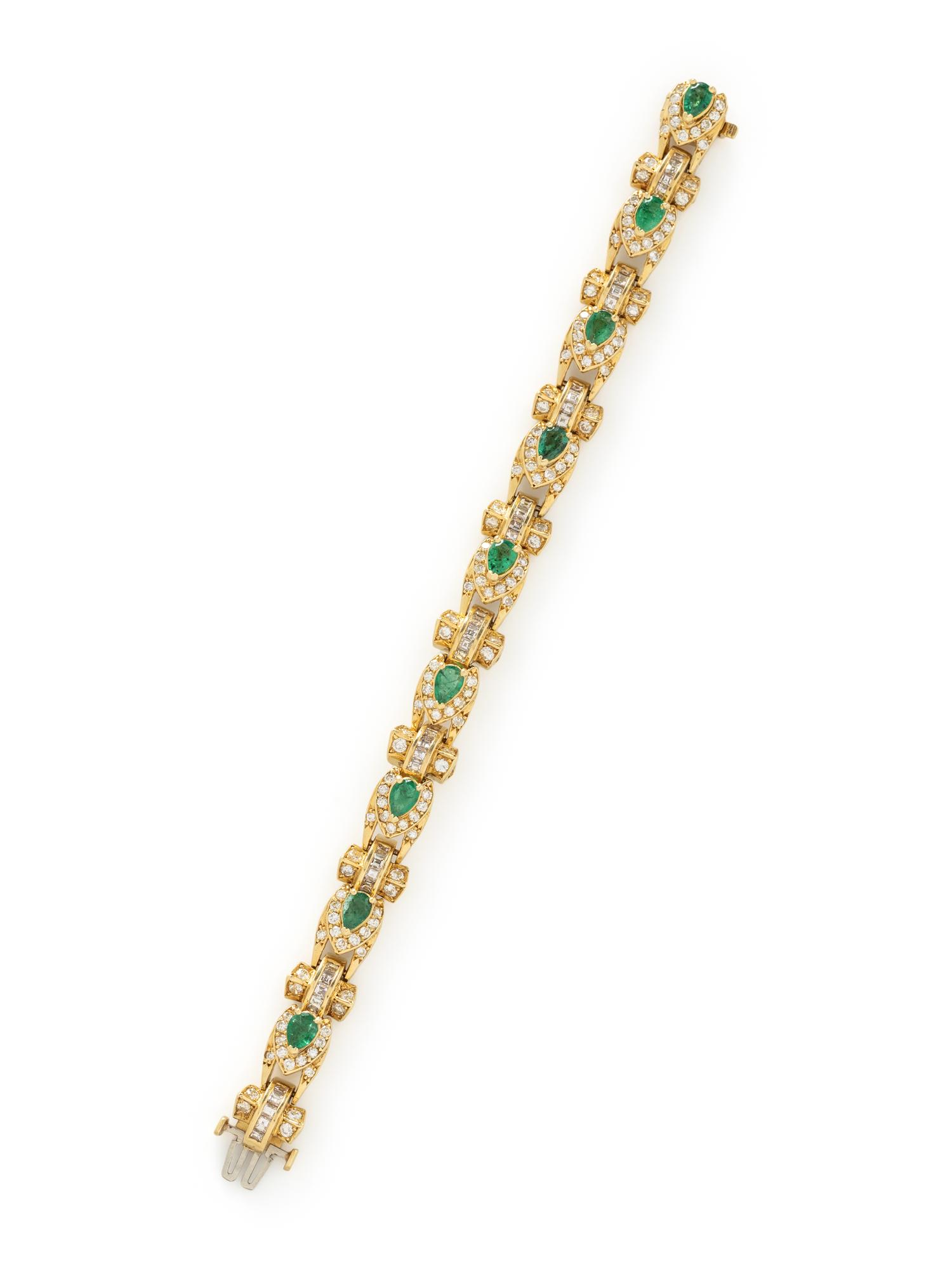 YELLOW GOLD, EMERALD AND DIAMOND BRACELET