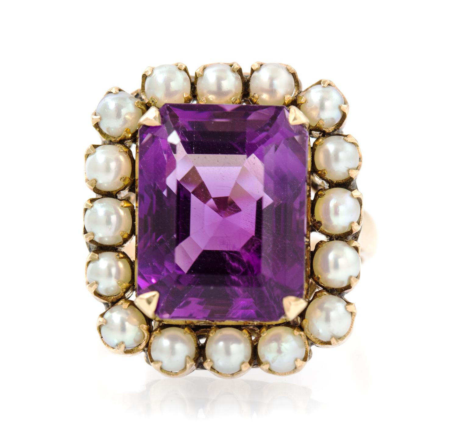A 18 Karat Yellow Gold, Amethyst and Cultured Pearl Ring, 6.80 dwts.