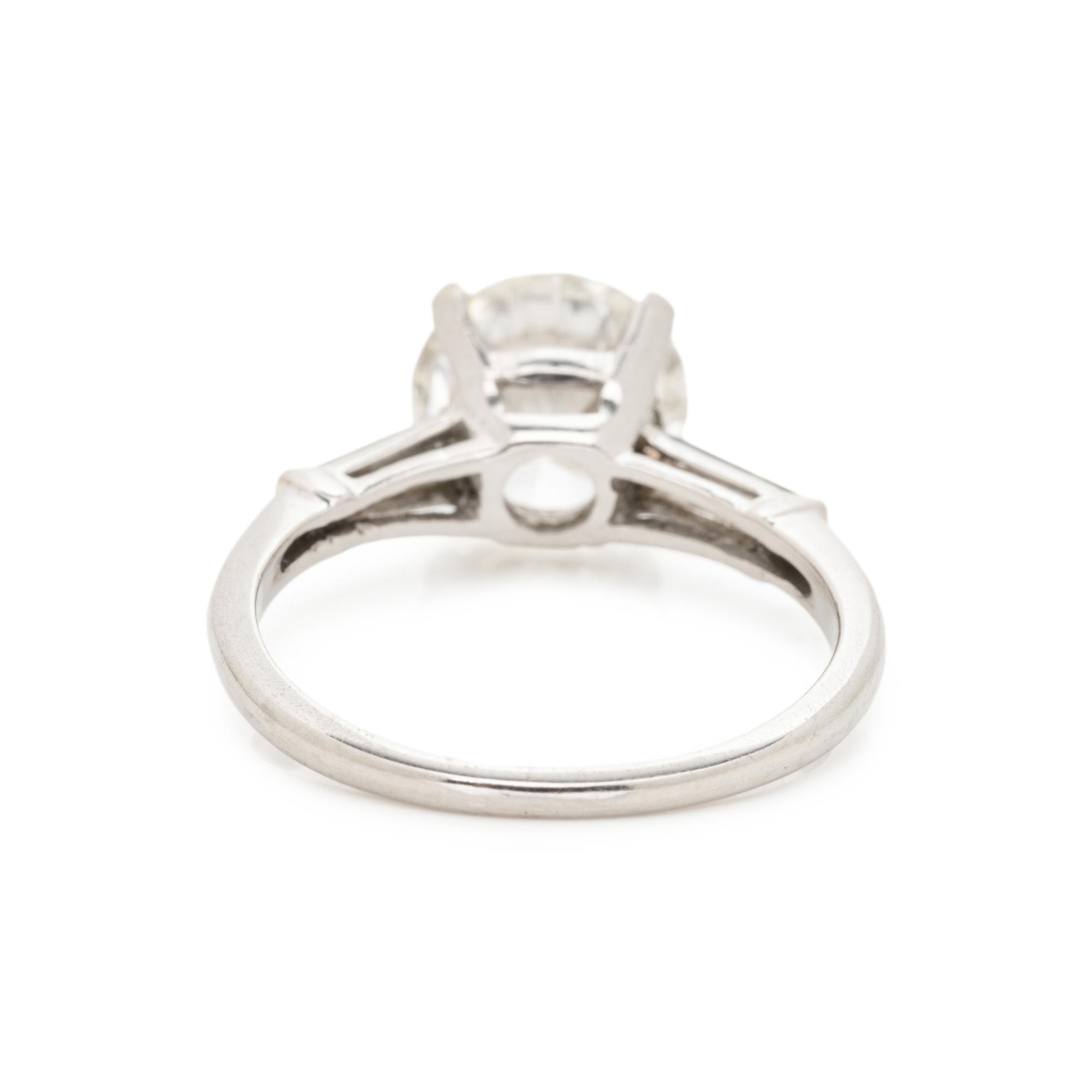DIAMOND AND PLATINUM RING