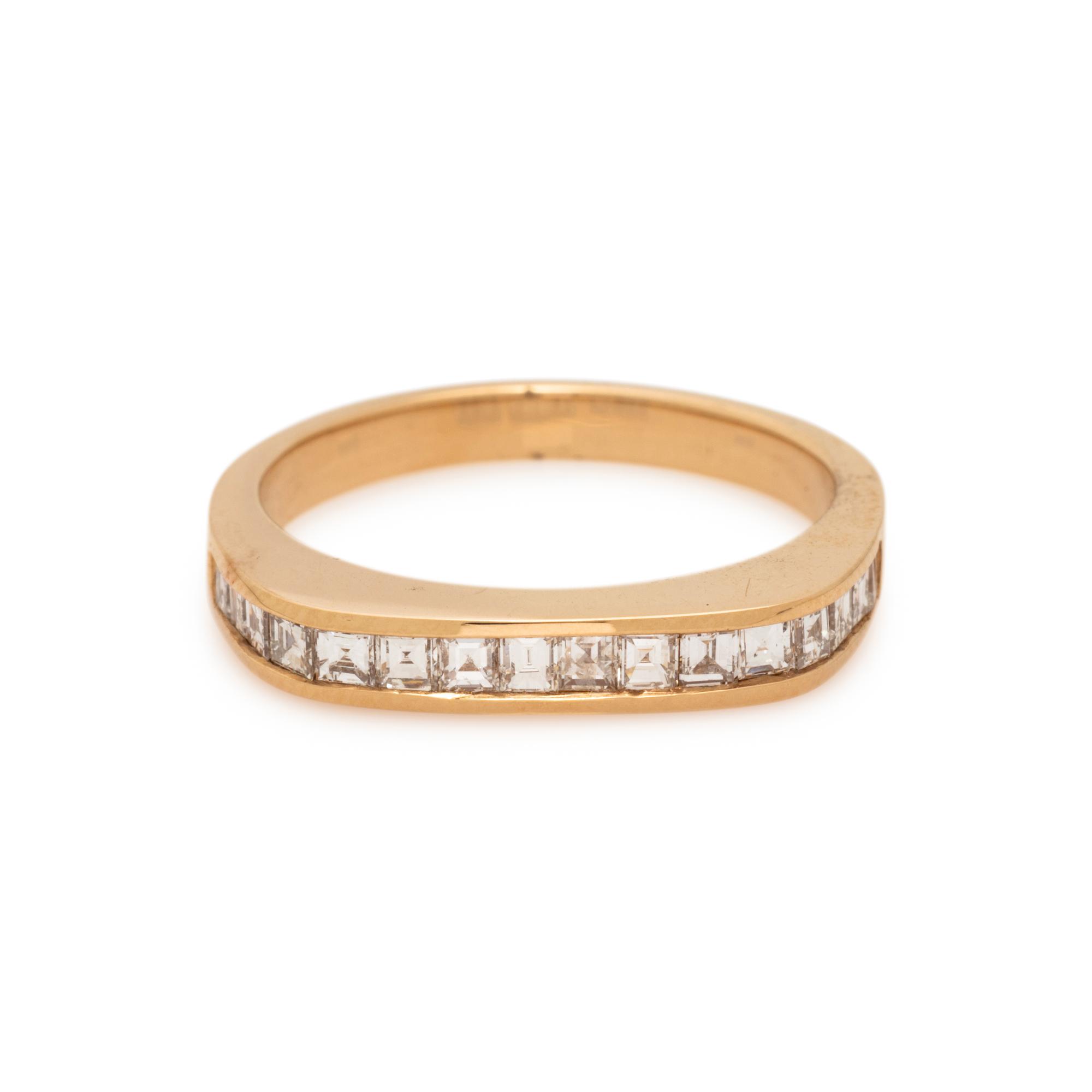 YELLOW GOLD AND DIAMOND RING