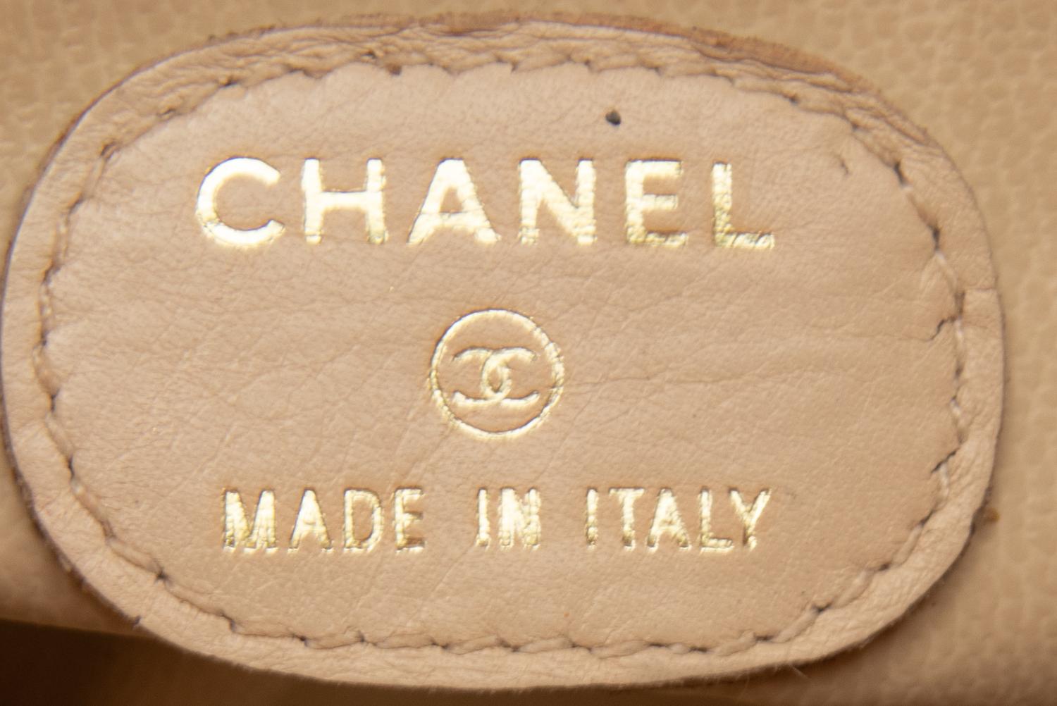 Chanel Crossbody Bag in Caviar Leather, 1997-99