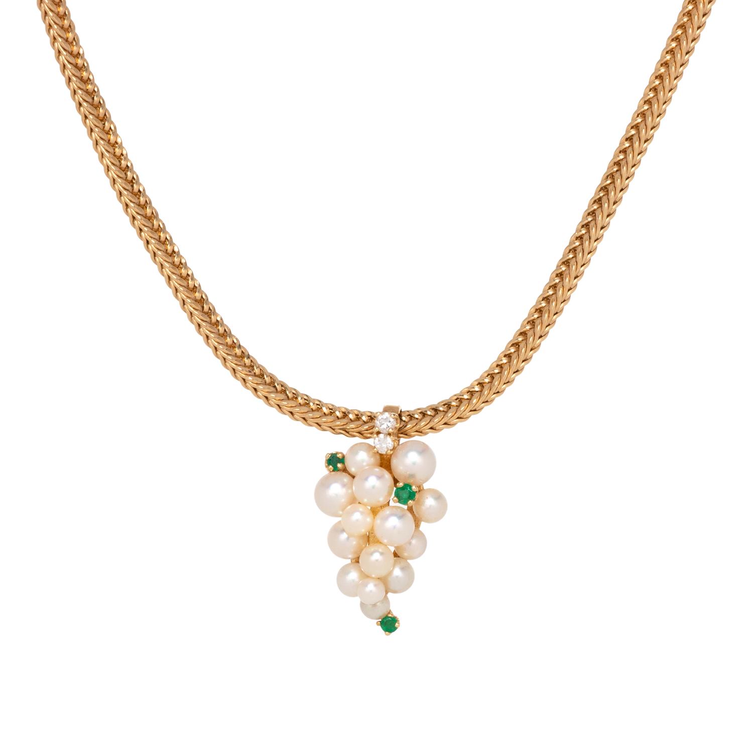YELLOW GOLD, CULTURED PEARL, EMERALD AND DIAMOND PENDANT/NECKLACE