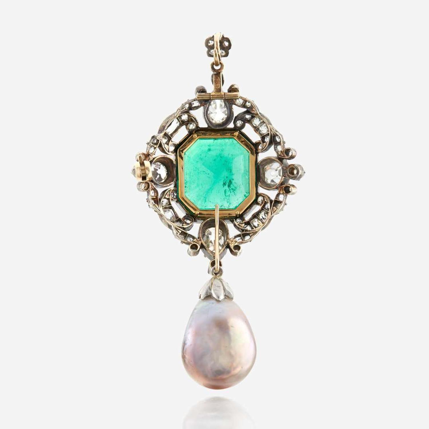 A Victorian emerald, diamond, pearl, and silver topped gold pendant/brooch