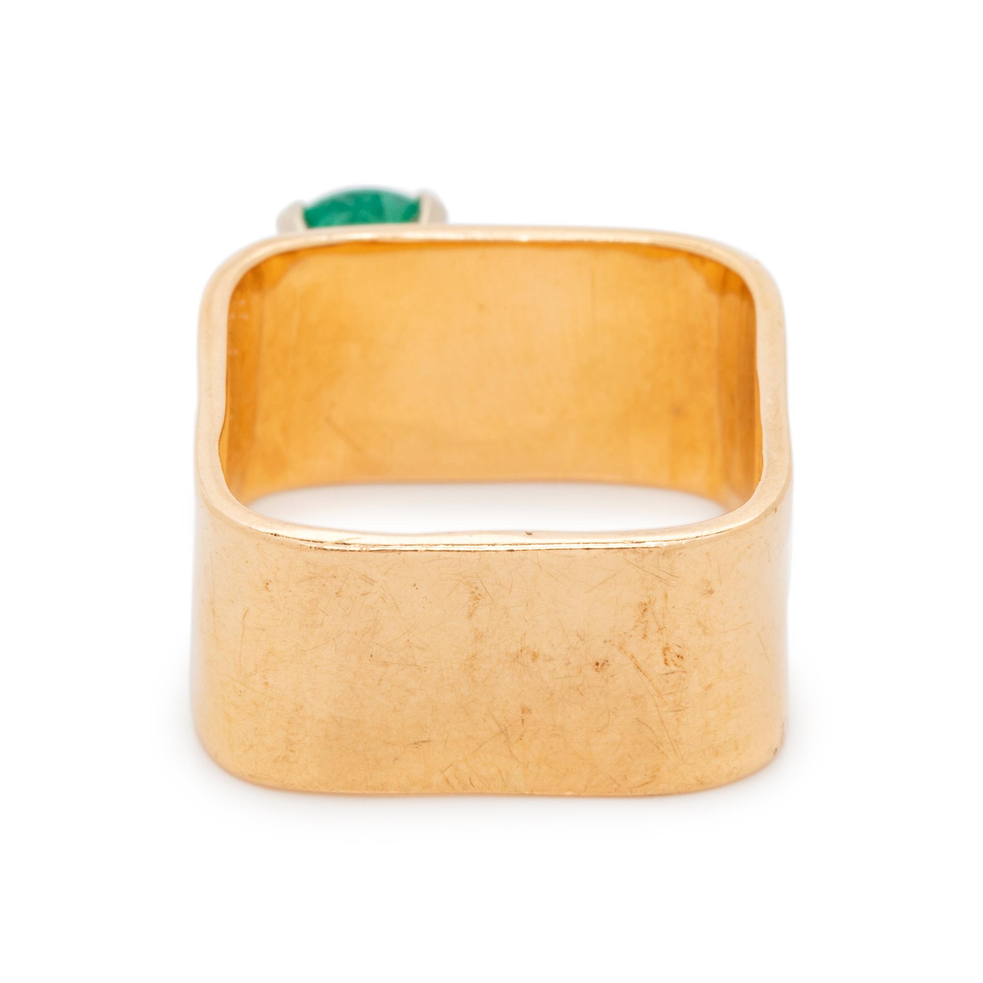 YELLOW GOLD AND EMERALD RING