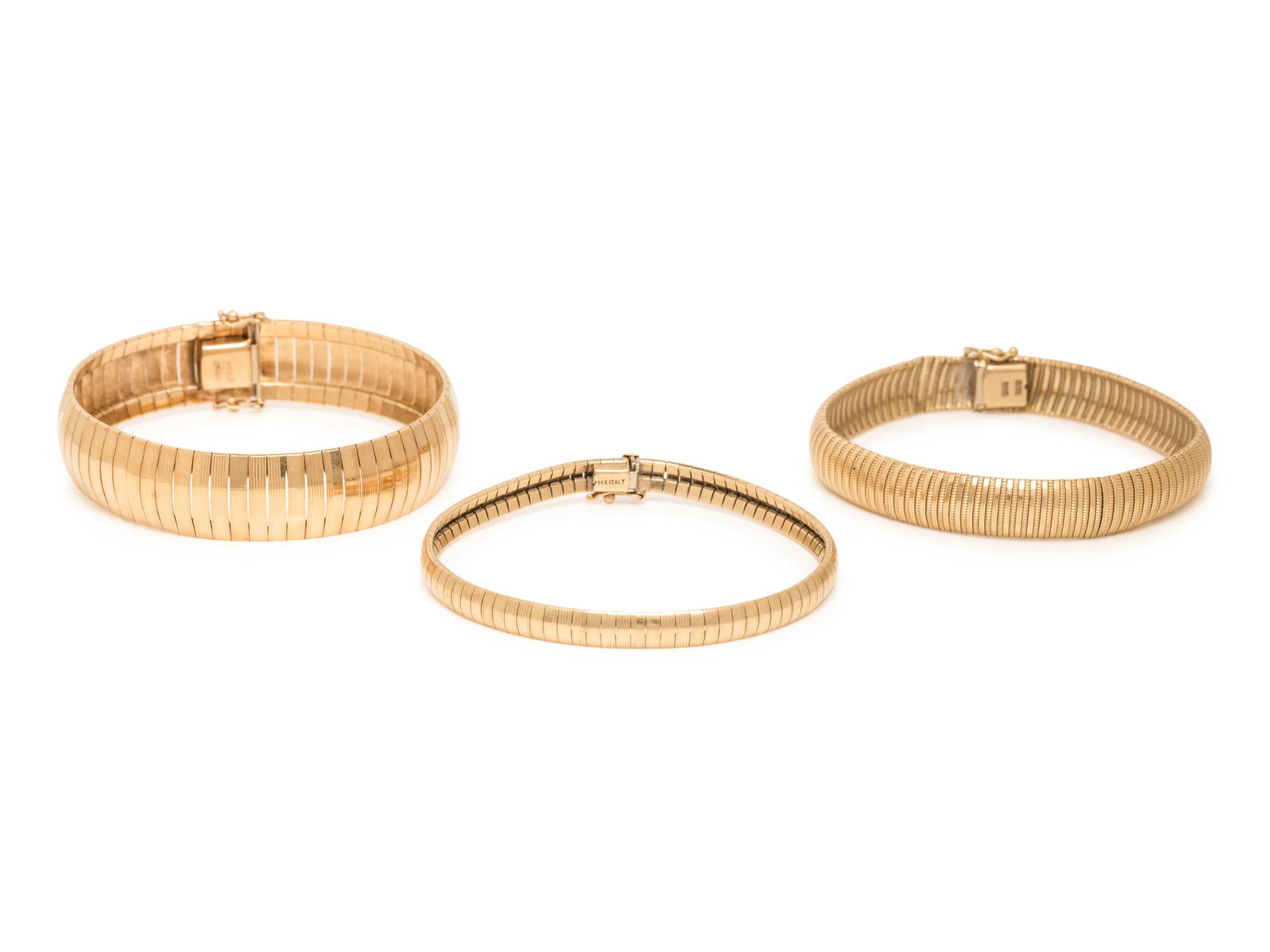 COLLECTION OF YELLOW GOLD BRACELETS