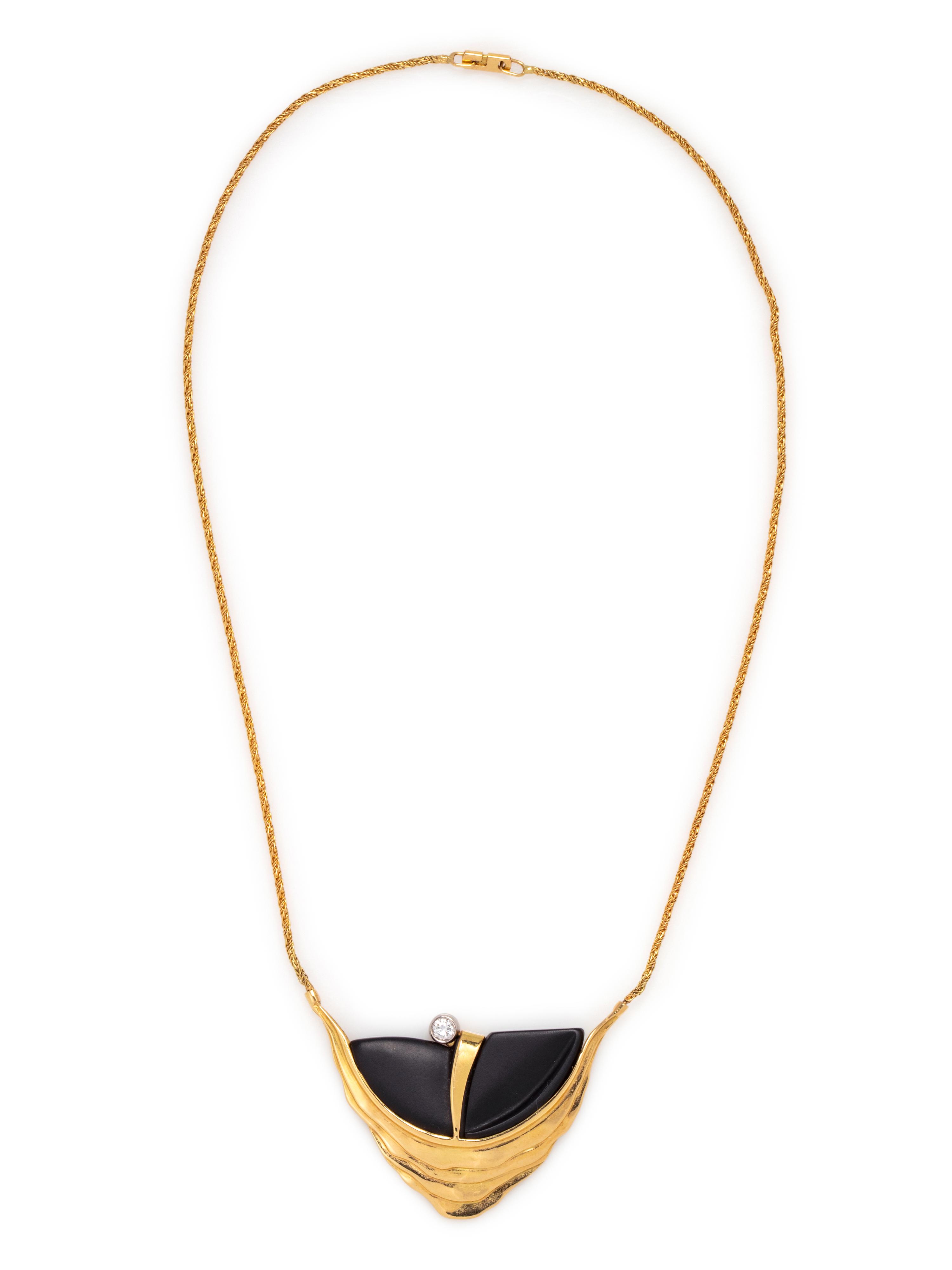 YELLOW GOLD AND DIAMOND NECKLACE