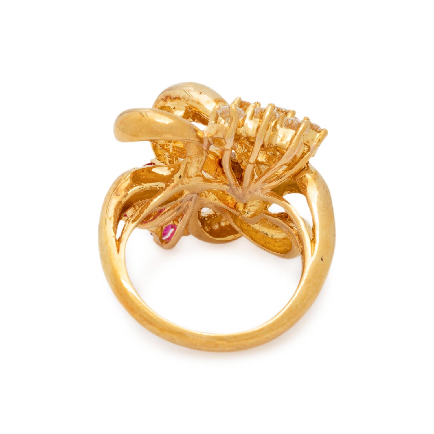YELLOW GOLD, DIAMOND AND RUBY RING