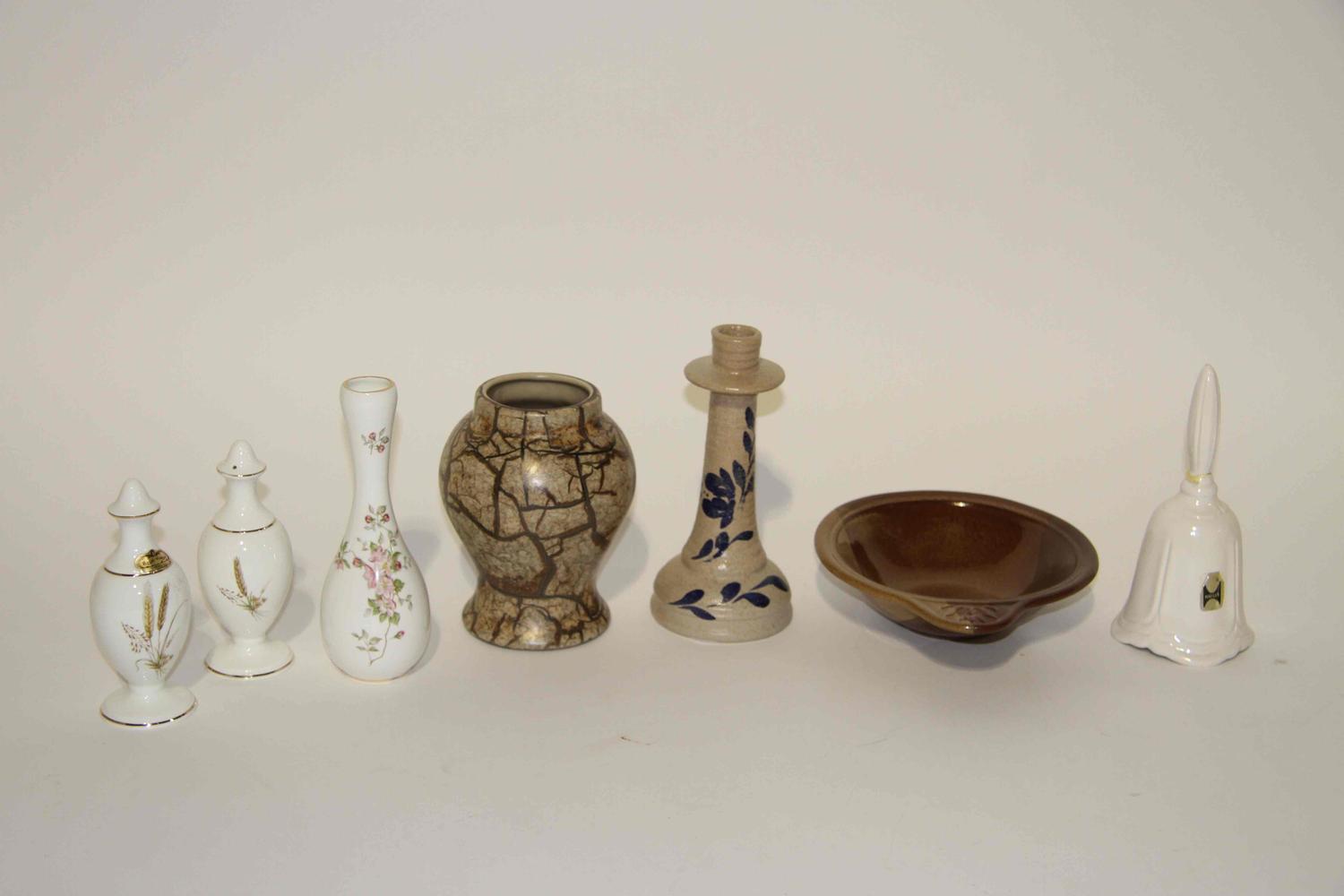 A Collection of Sixteen Haeger Pottery Table Articles Height of tallest 8 3/4 inches.