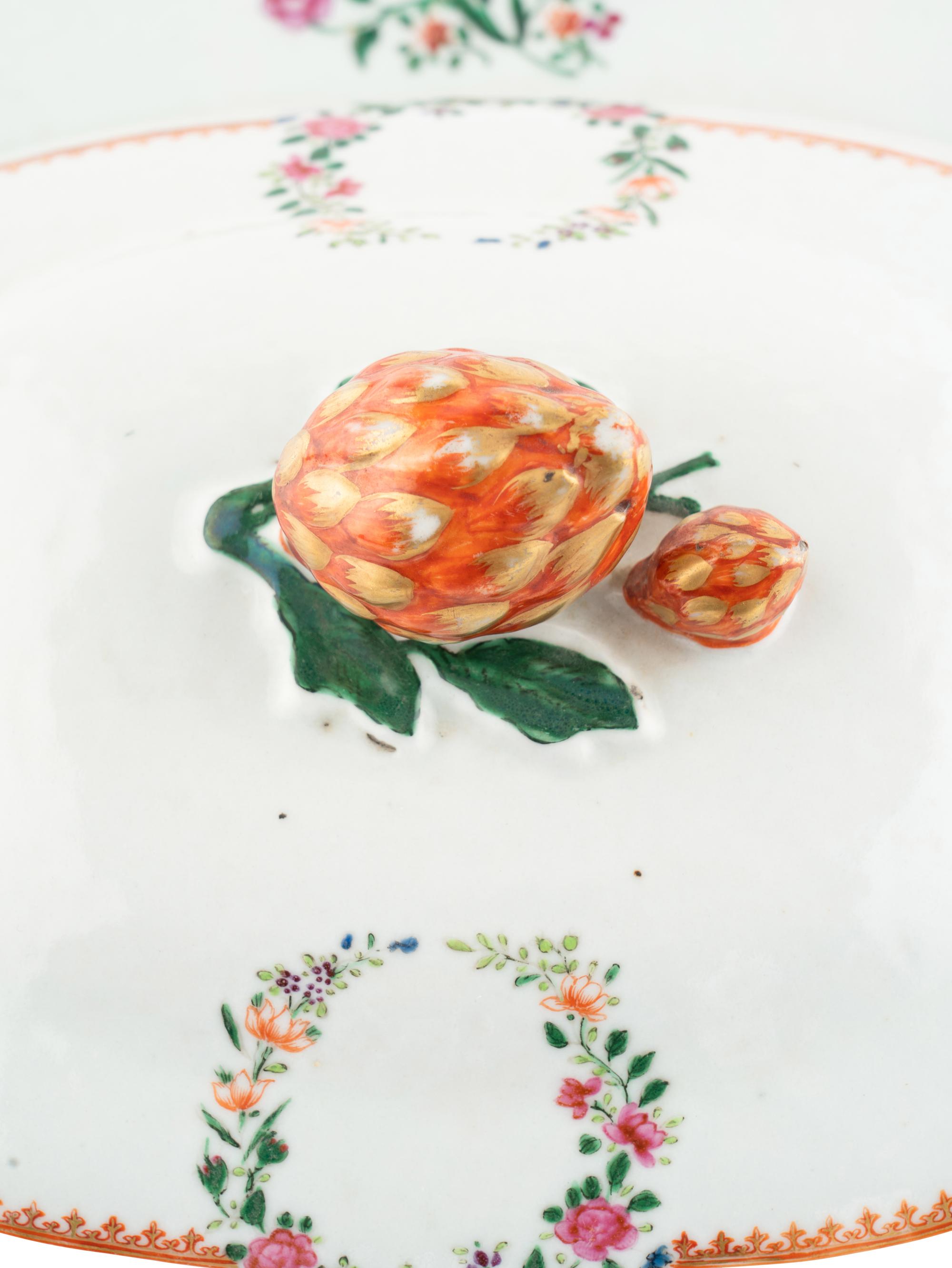 A Chinese Export Porcelain Serving Dish and Cover