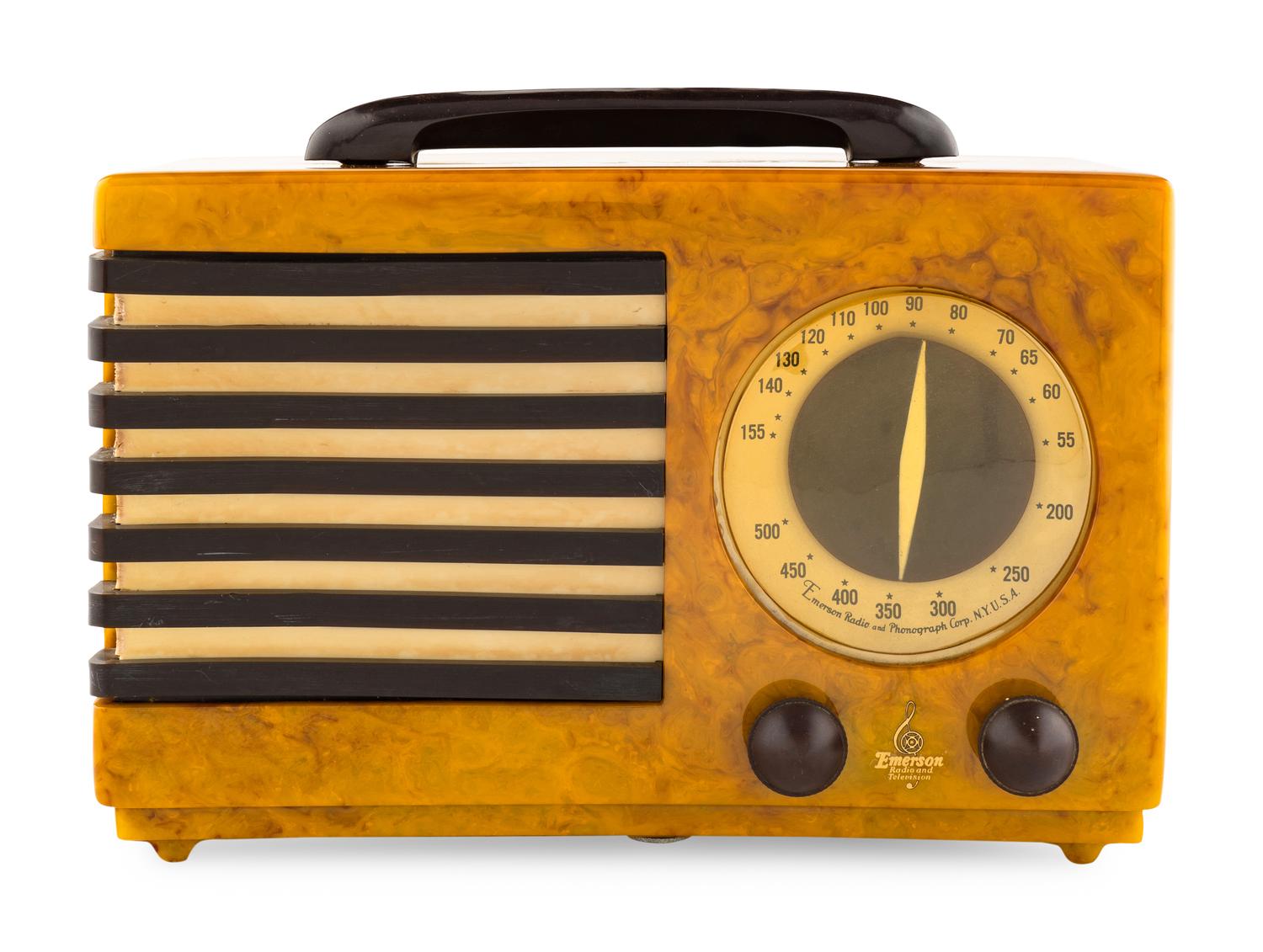 An Emerson Patriot Aristocrat 400 Radio