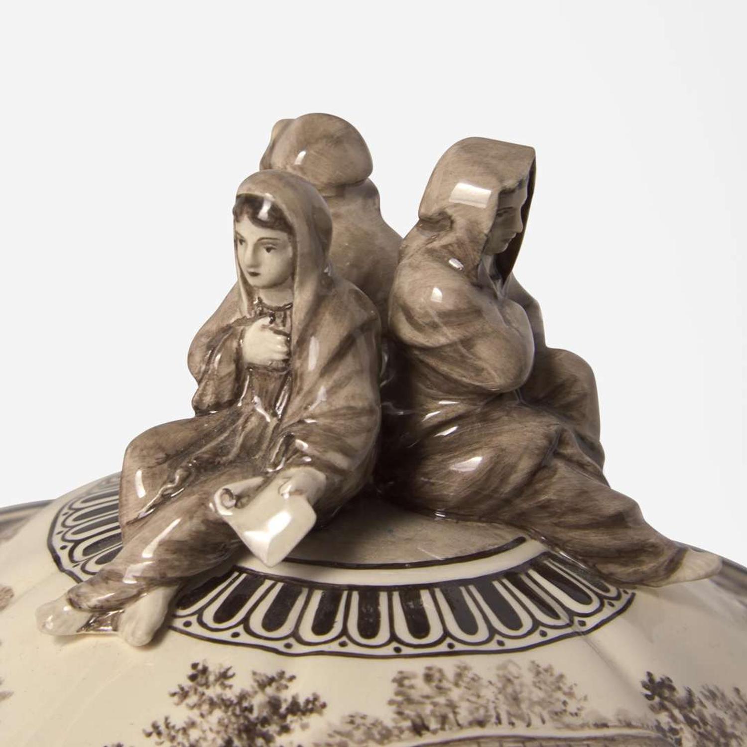 A Wedgwood Queensware Reproduction Frog Service Glacier UK, 1995