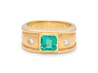 EMERALD AND DIAMOND RING