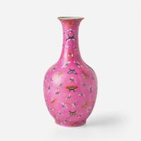 A Chinese pink-ground "Butterflies" vase 胭脂地蝴蝶瓶 19th century ????