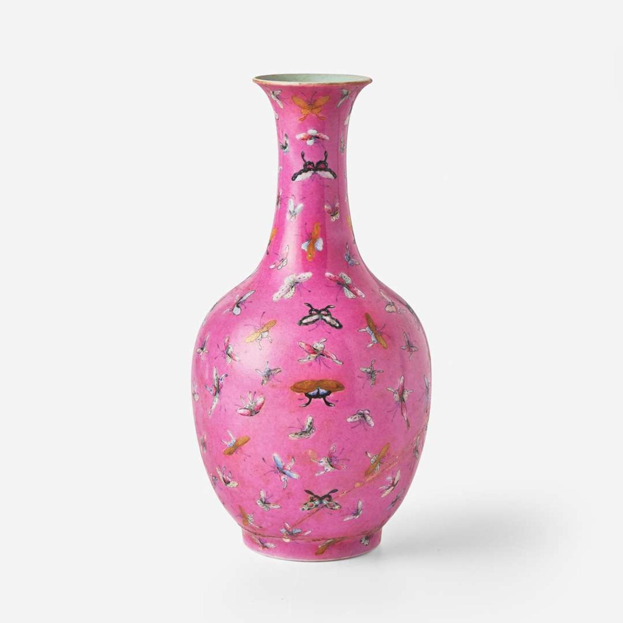 A Chinese pink-ground "Butterflies" vase 胭脂地蝴蝶瓶 19th century ????