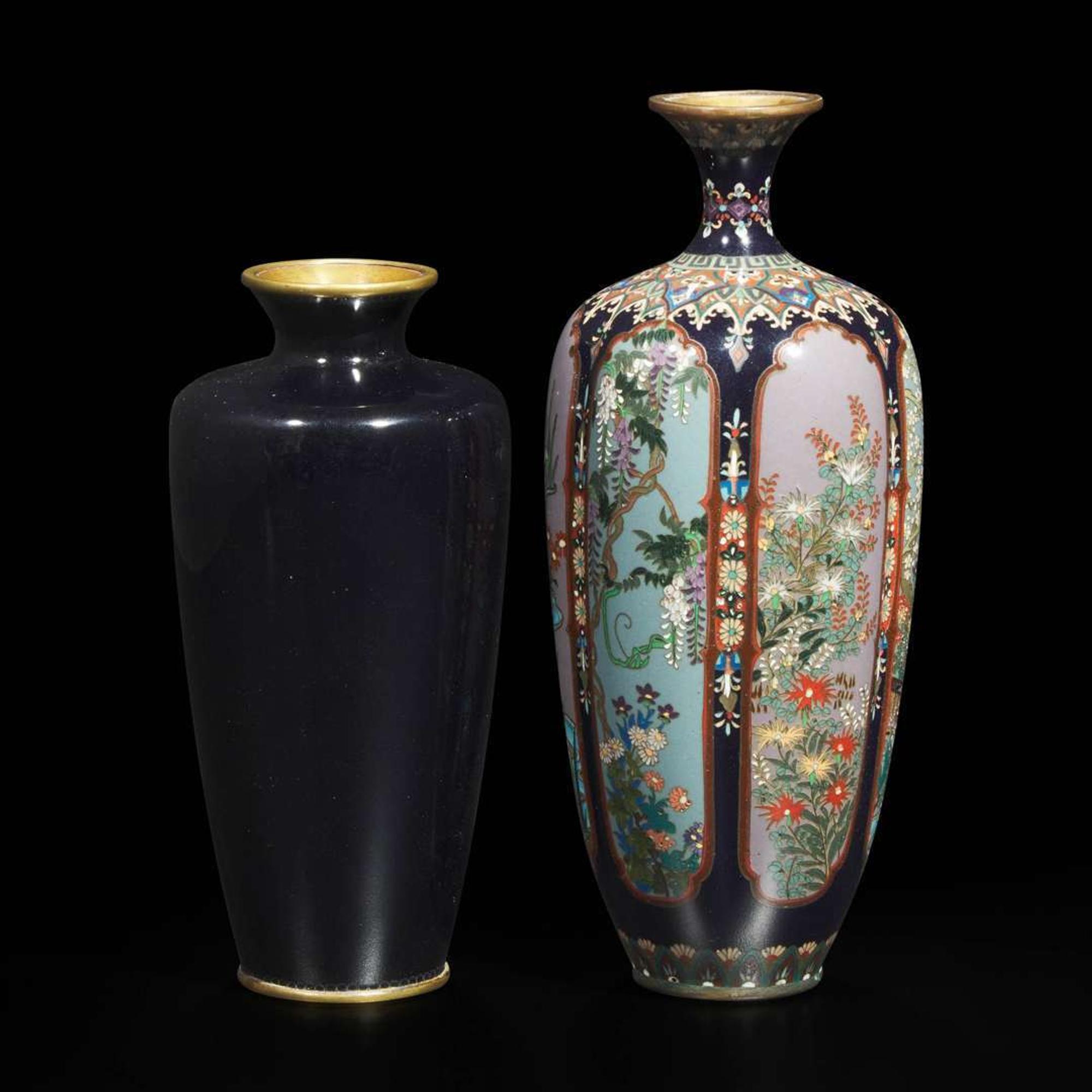 Two fine Japanese cloisonné small cabinet vases 日本铜胎掐丝珐琅花瓶两件