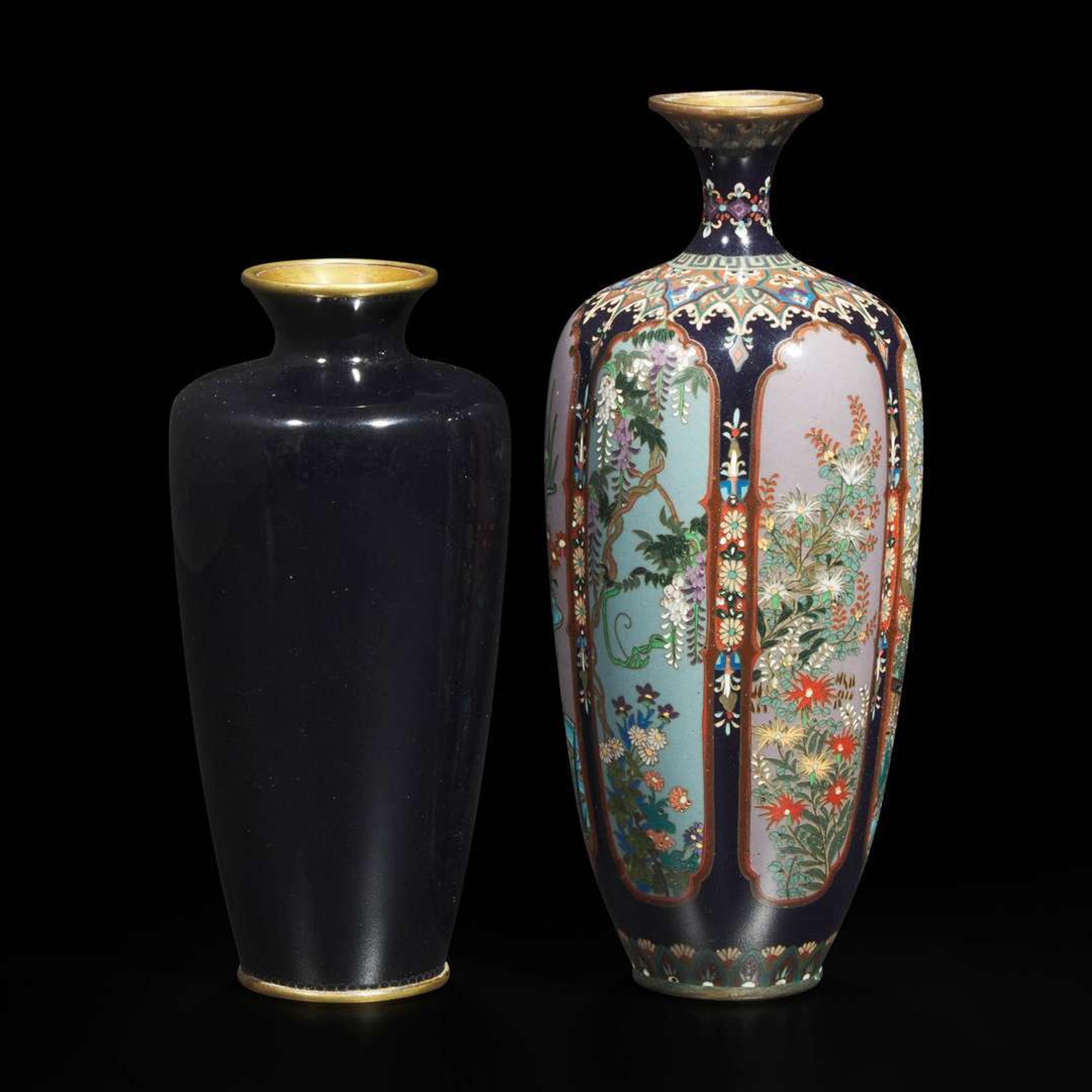 Two fine Japanese cloisonné small cabinet vases 日本铜胎掐丝珐琅花瓶两件
