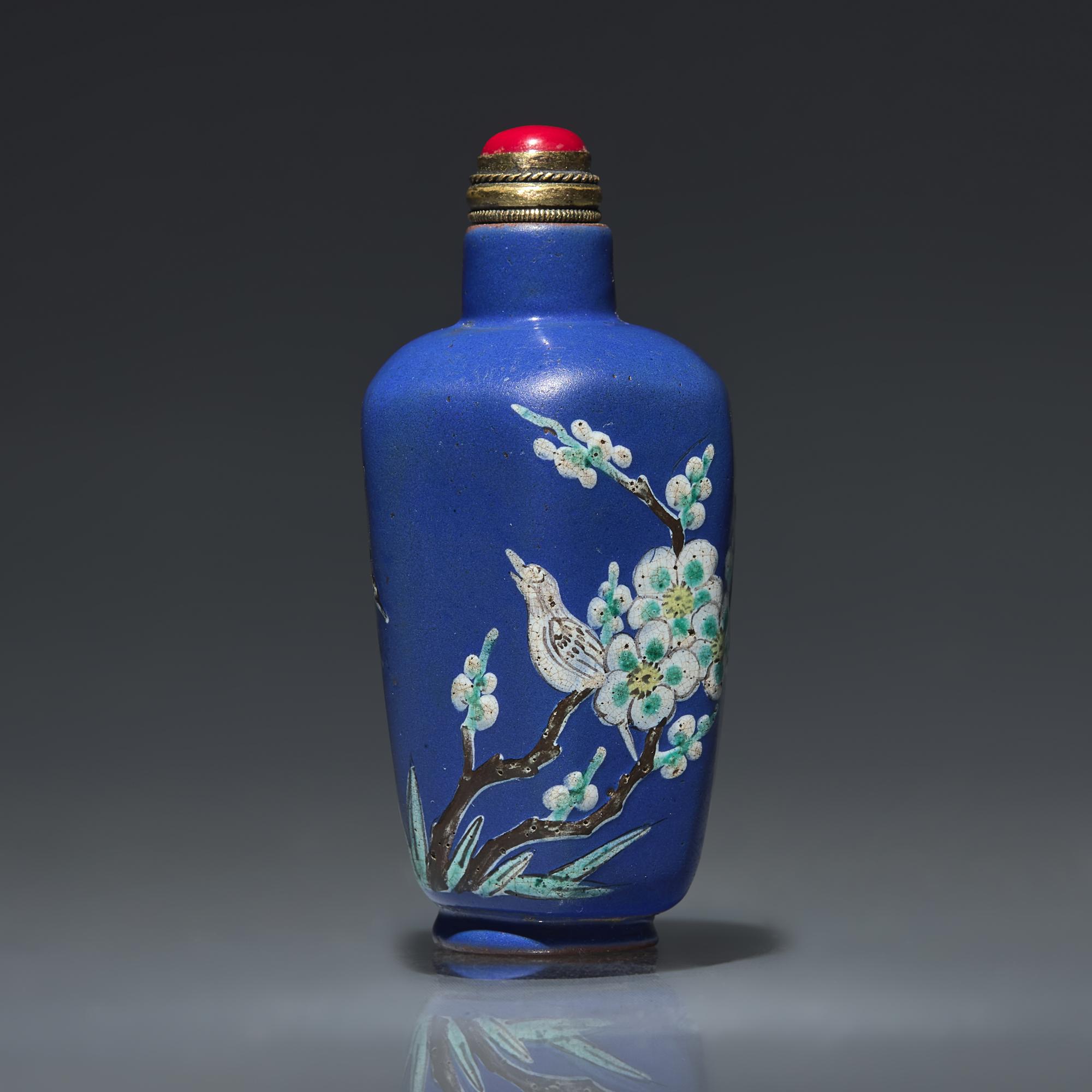 A Chinese Enameled Yixing Stoneware Snuff Bottle, Qing Dynasty, Circa 1820-1880 — 1820-1880年 宜興紫砂藍地畫琺瑯喜上眉梢圖鼻煙壺