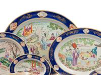 A Chinese Export Porcelain Dinner Service