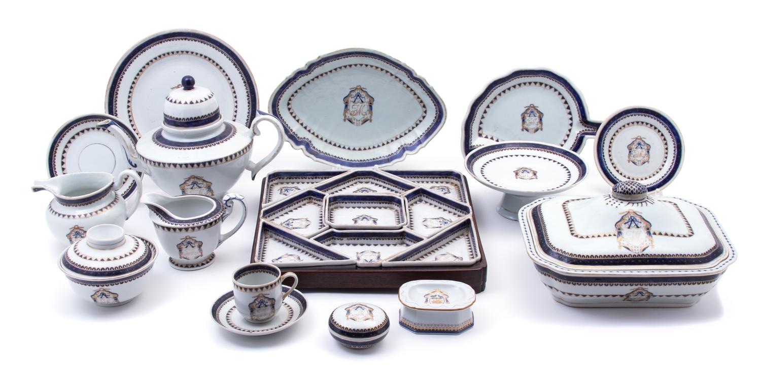 A Chinese Export Porcelain Part Dinner Service
