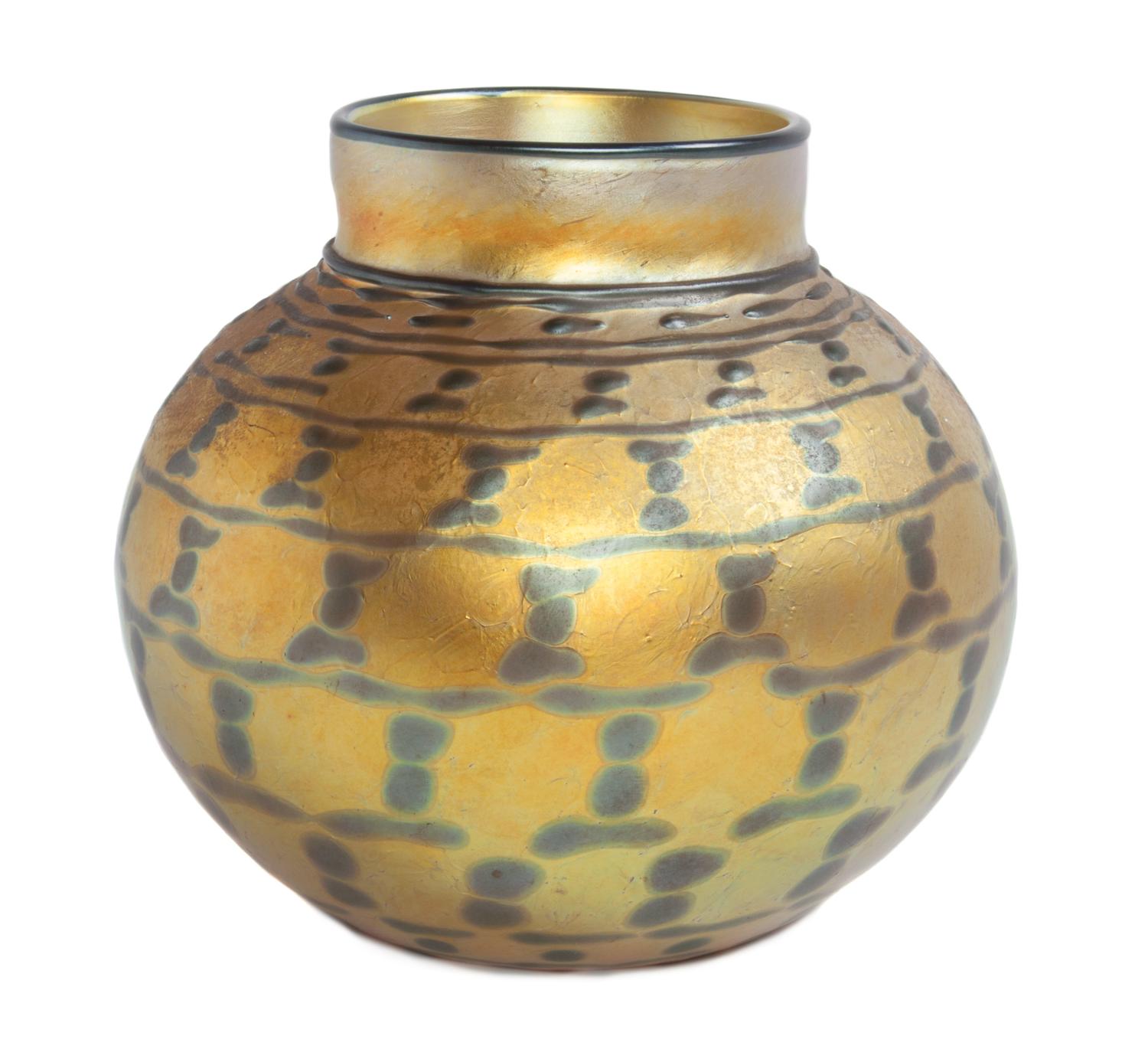 A Lundberg Studios Art Glass Vase Height 7 inches.