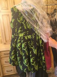 Oscar de la Renta Black and Green Dress, 2000-2010s Size label: 10