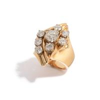 YELLOW GOLD AND DIAMOND RING