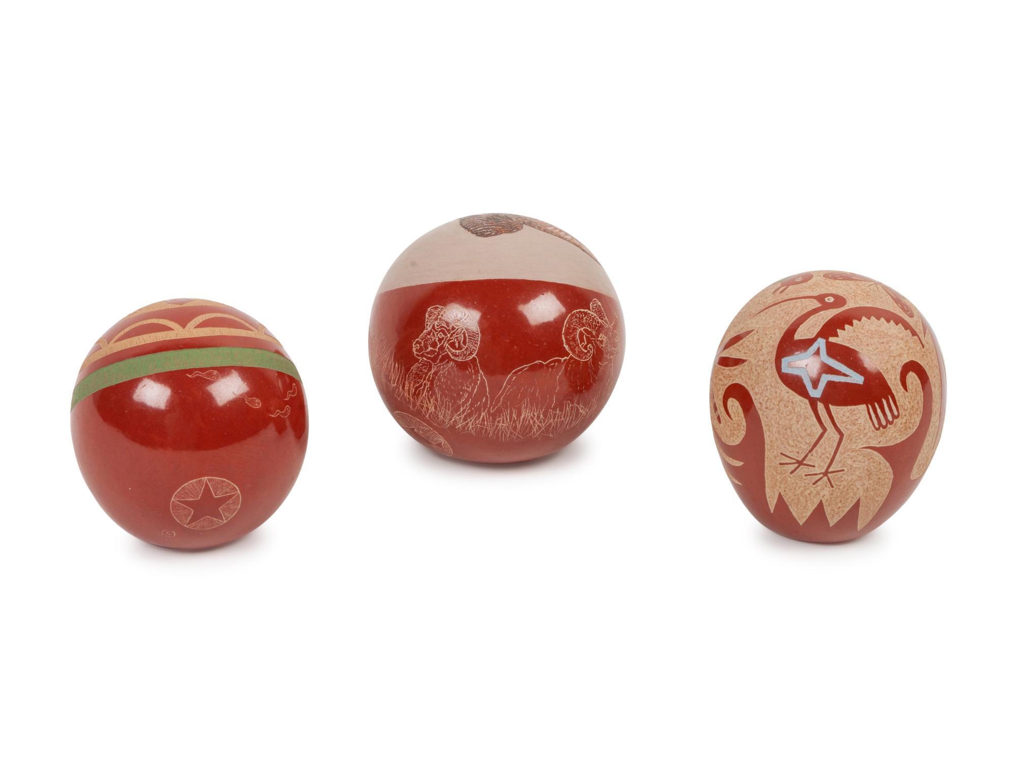 Miniature Polychrome Seed Jars, with Sgraffito Decoration