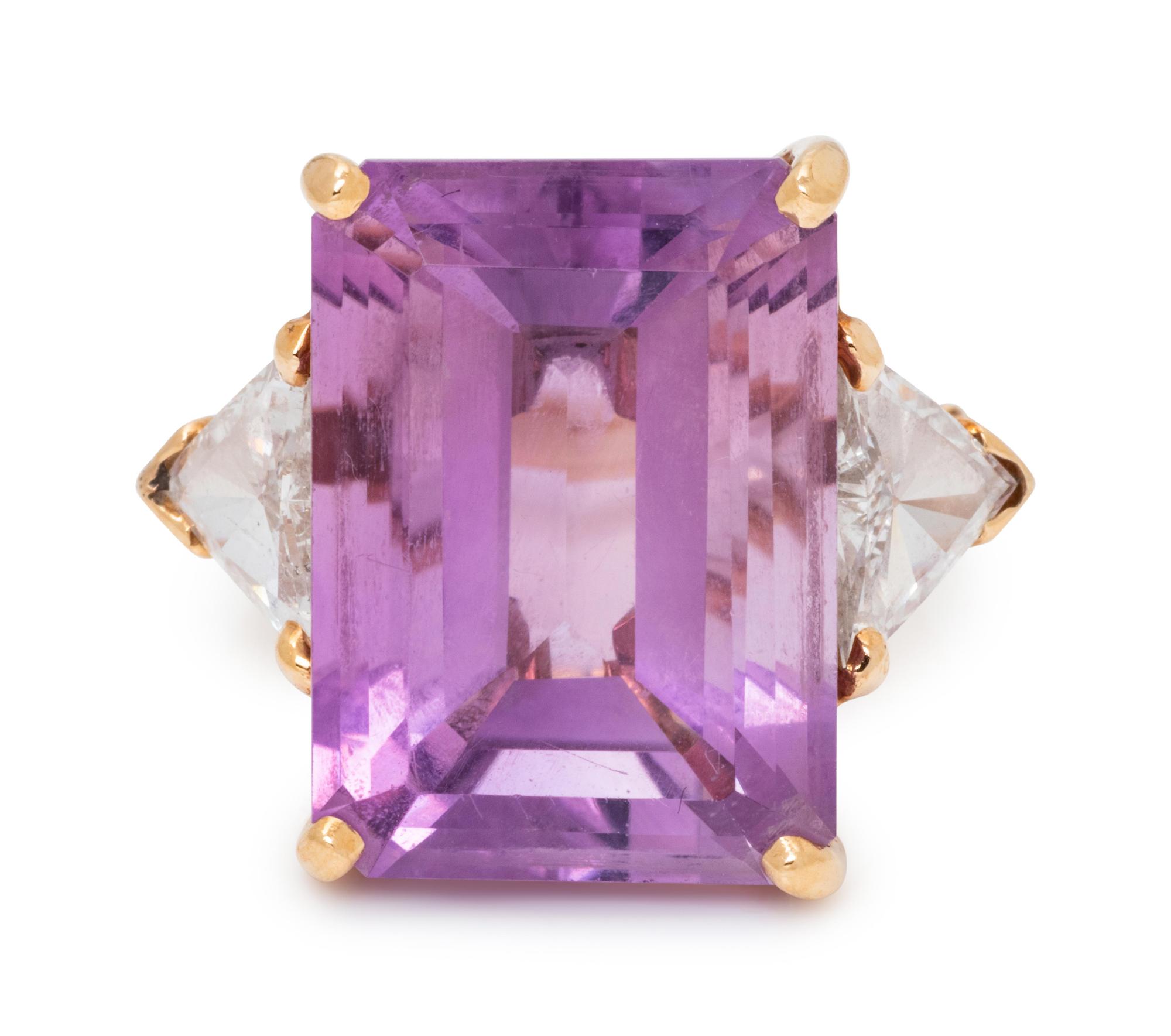 A Yellow Gold and Amethyst Ring,