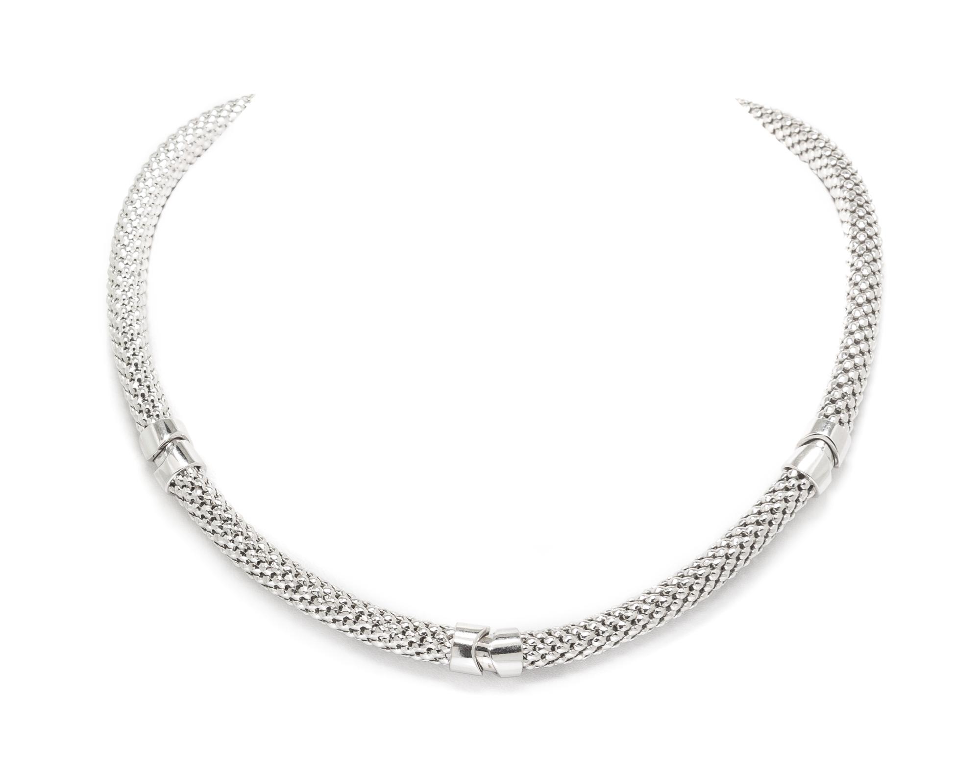 An 18 Karat White Gold Necklace, Damas, 36.70 dwts.