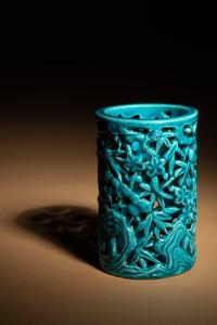 A Turquoise Glazed Porcelain Brushpot, Bitong