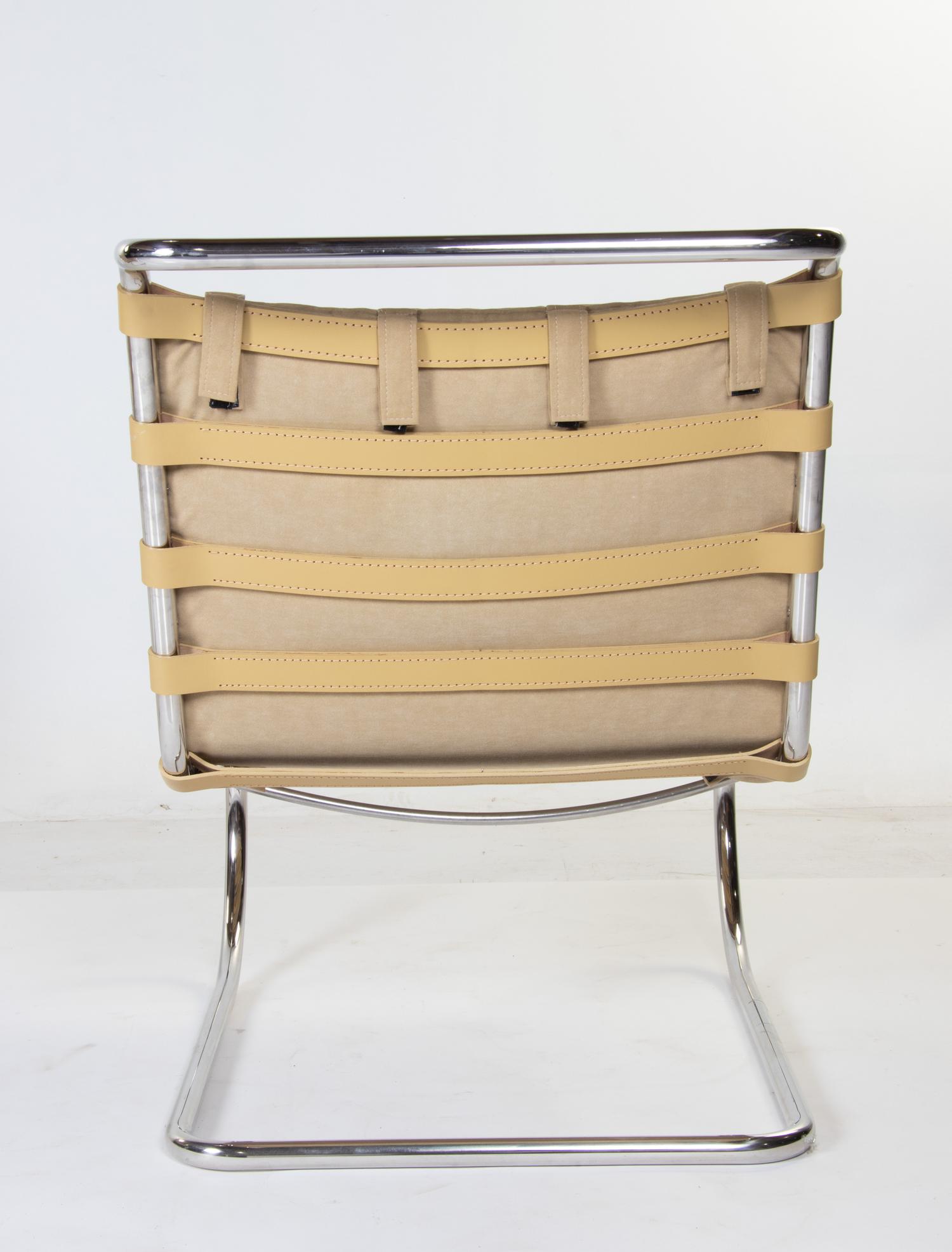Pair of MR20 Lounge Chairs Knoll, USA