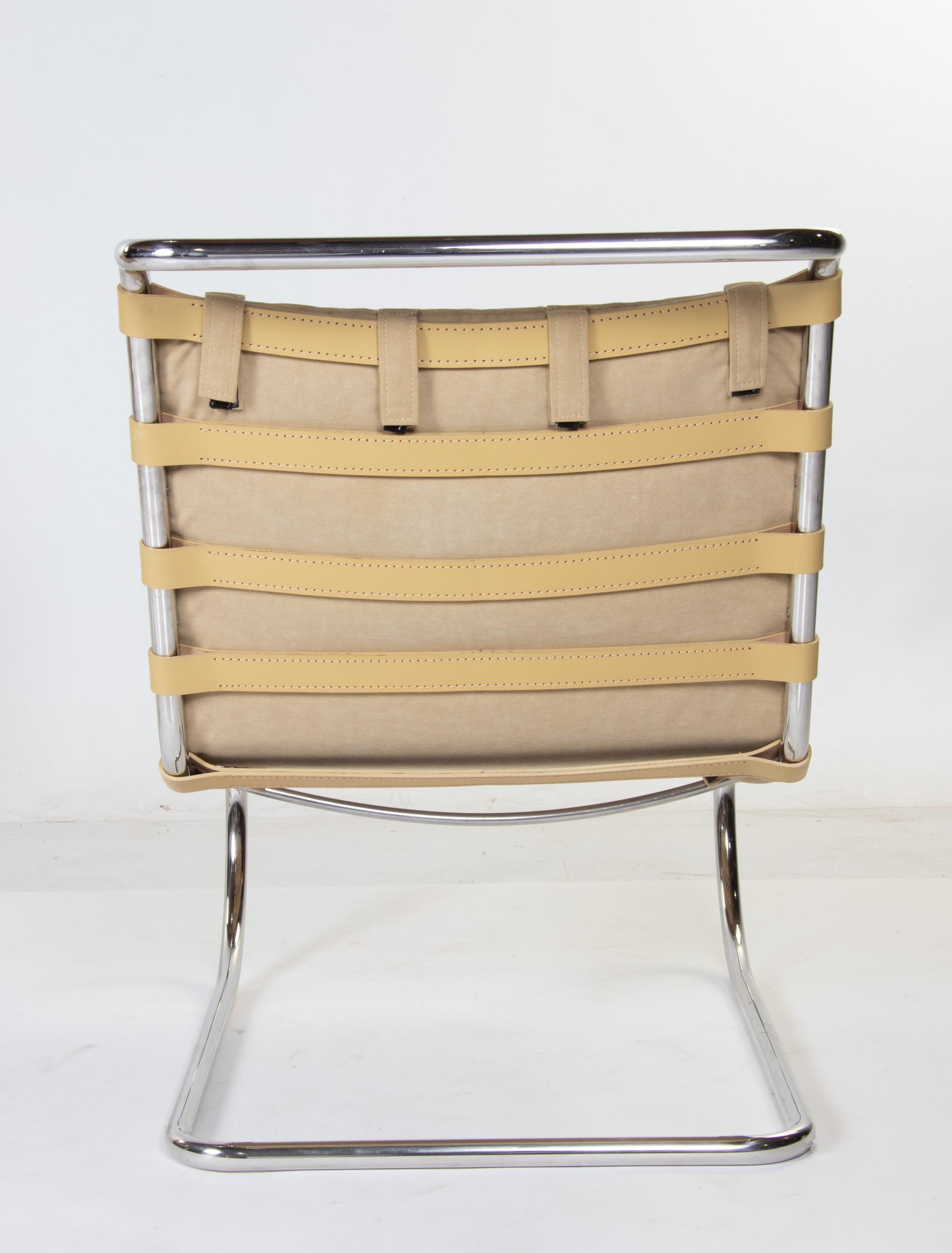 Pair of MR20 Lounge Chairs Knoll, USA