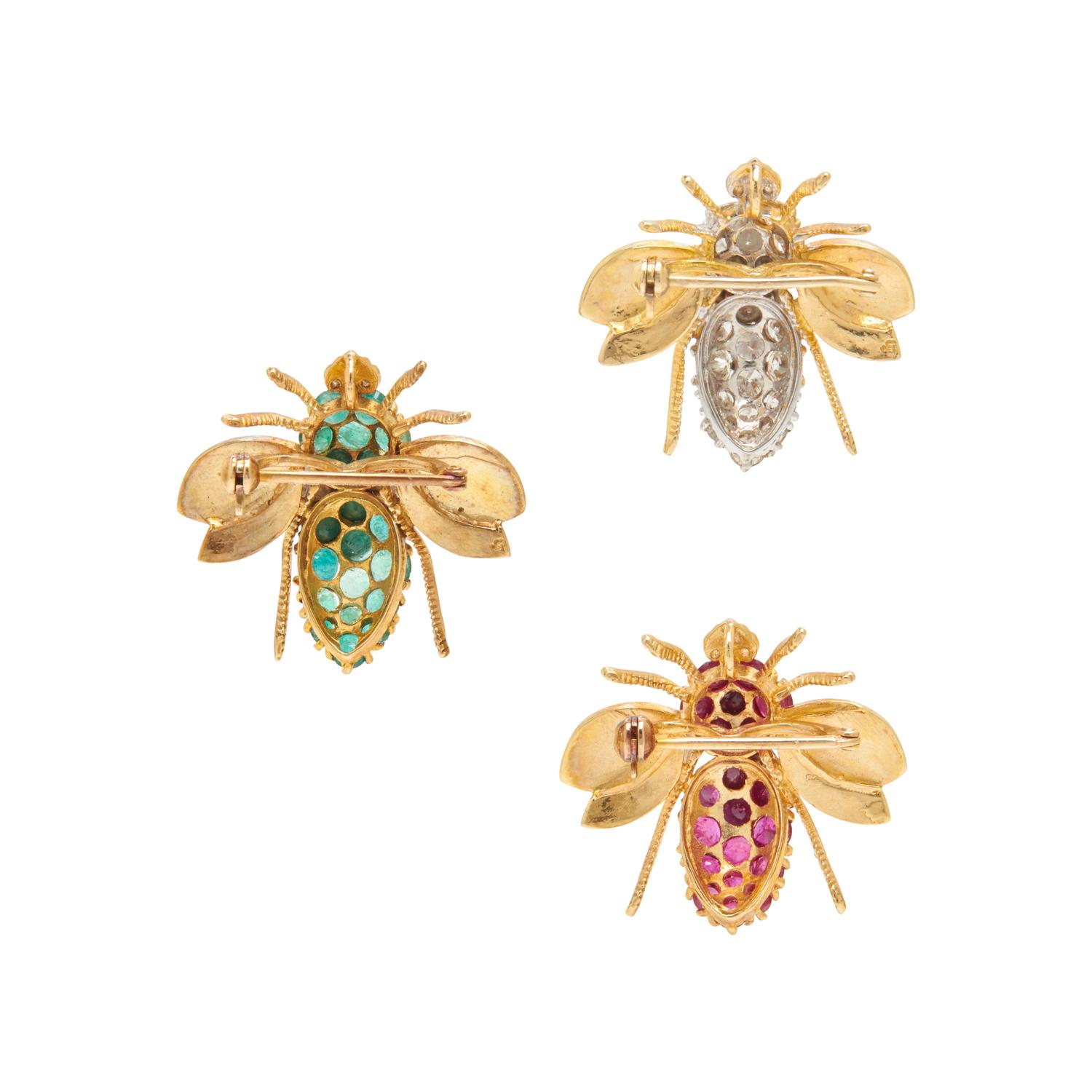 COLLECTION OF YELLOW GOLD AND GEMSTONE BEE PINS